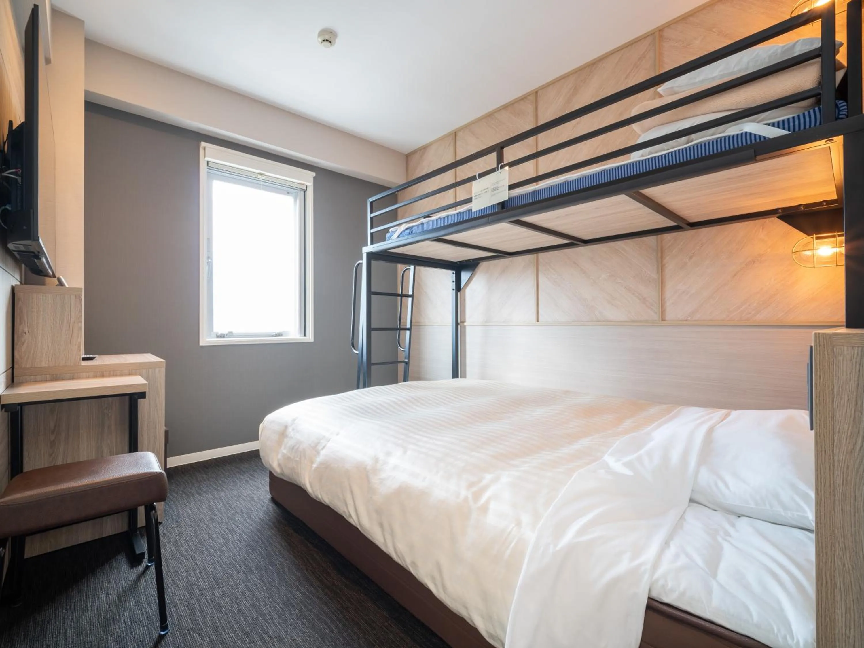 Photo of the whole room, Bed in Super Hotel Gotemba 1