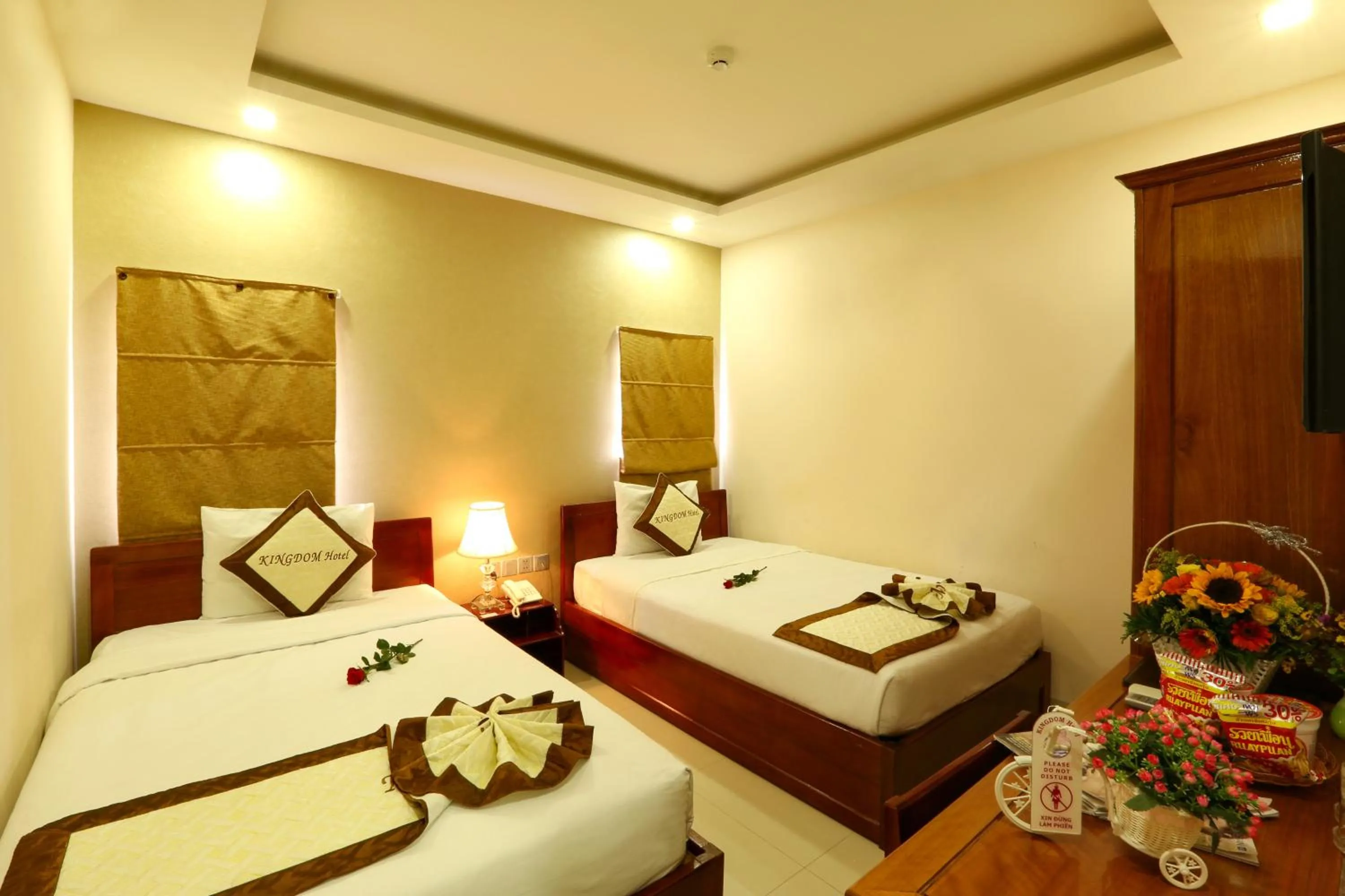 Photo of the whole room, Bed in Kingdom Danang Hotel