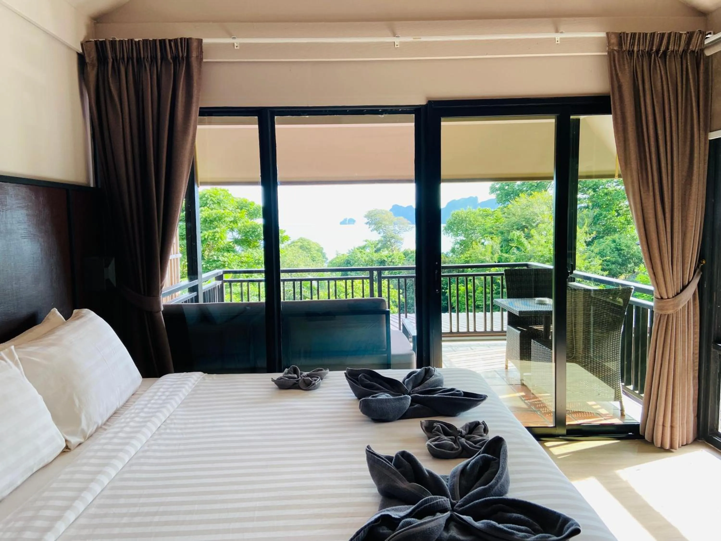 Bedroom, Bed in HIP Seaview Resort @ Phi Phi