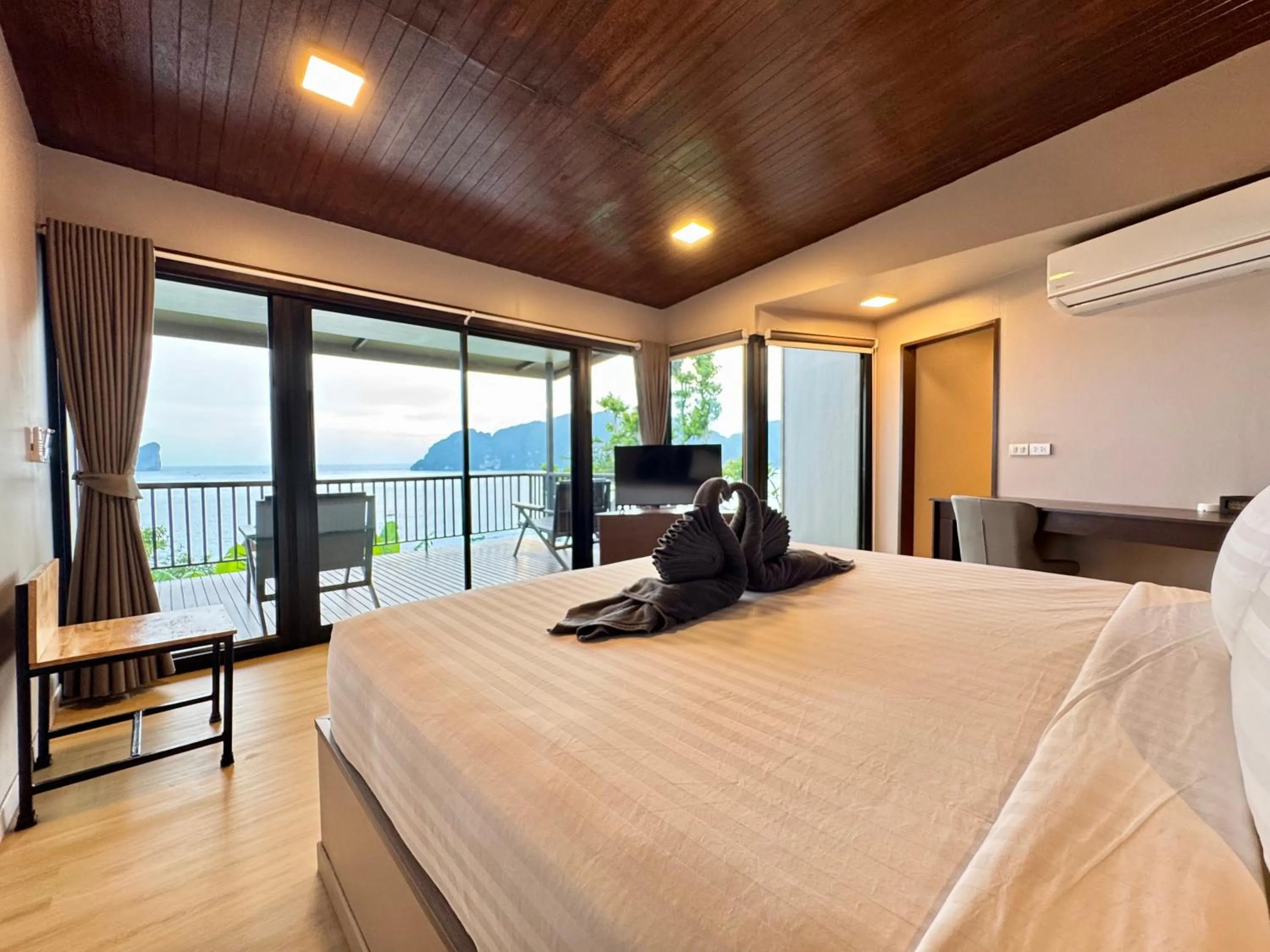 Bedroom, Bed in HIP Seaview Resort @ Phi Phi
