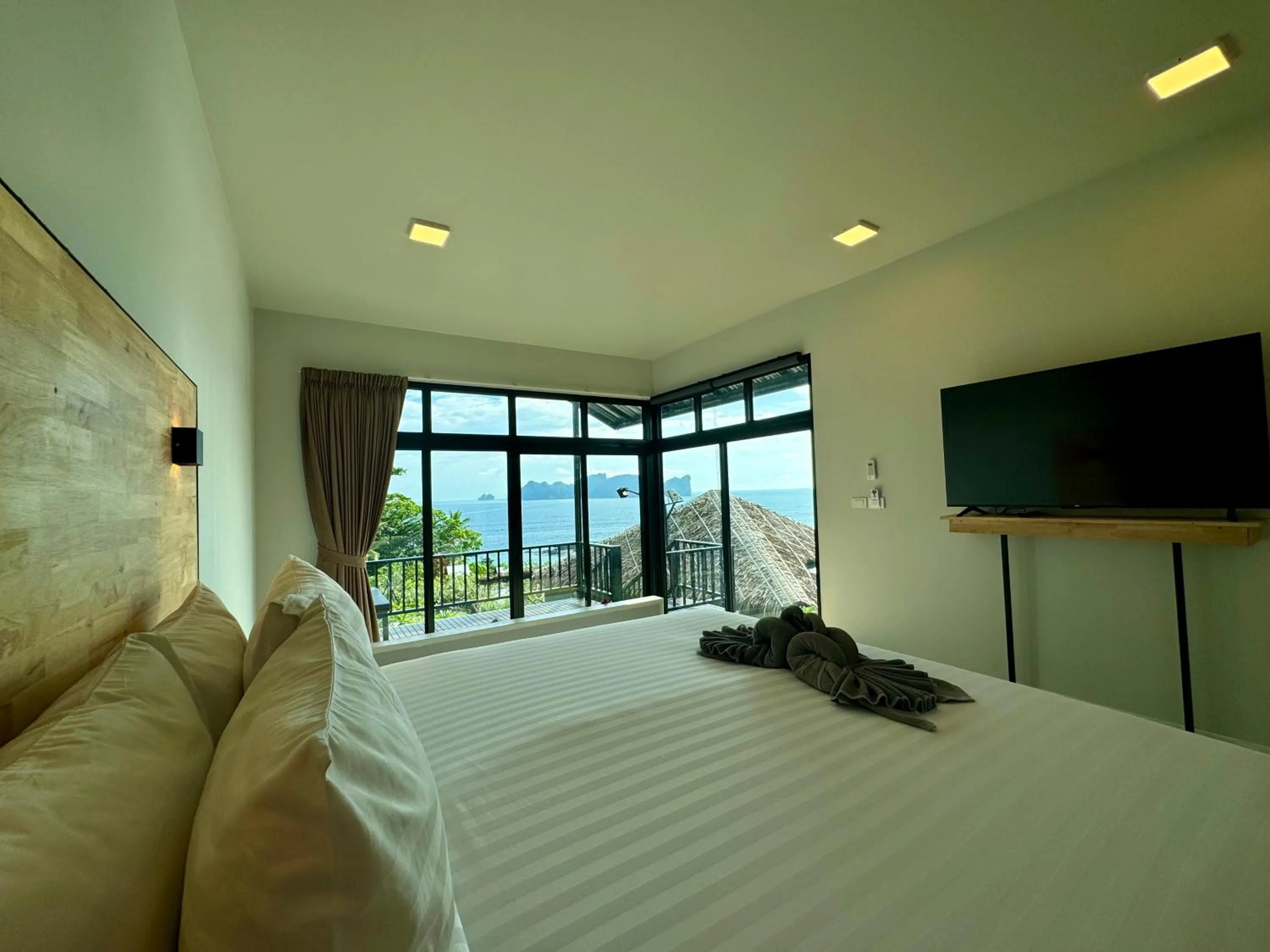 Bedroom, Bed in HIP Seaview Resort @ Phi Phi