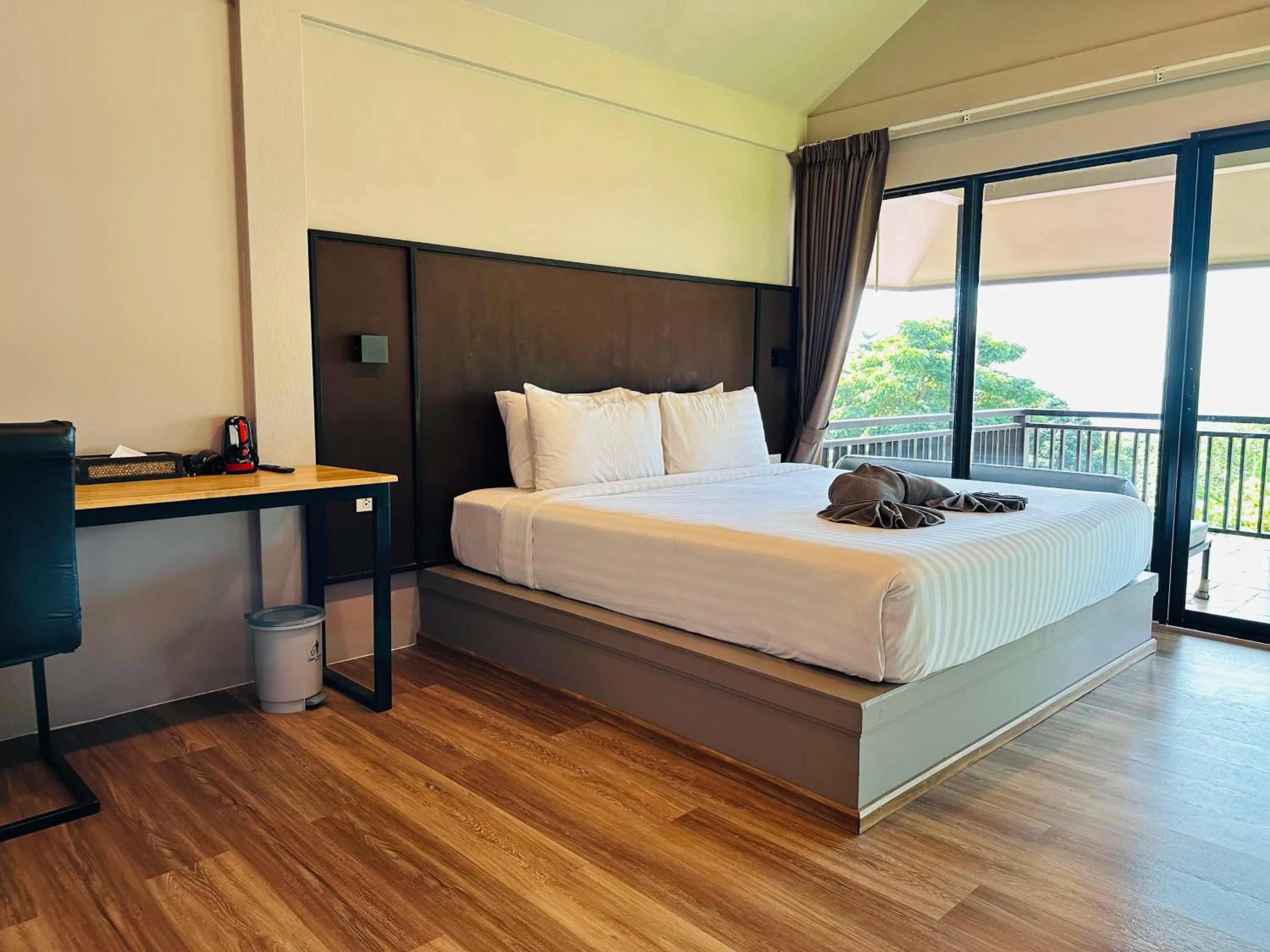 Bed in HIP Seaview Resort @ Phi Phi