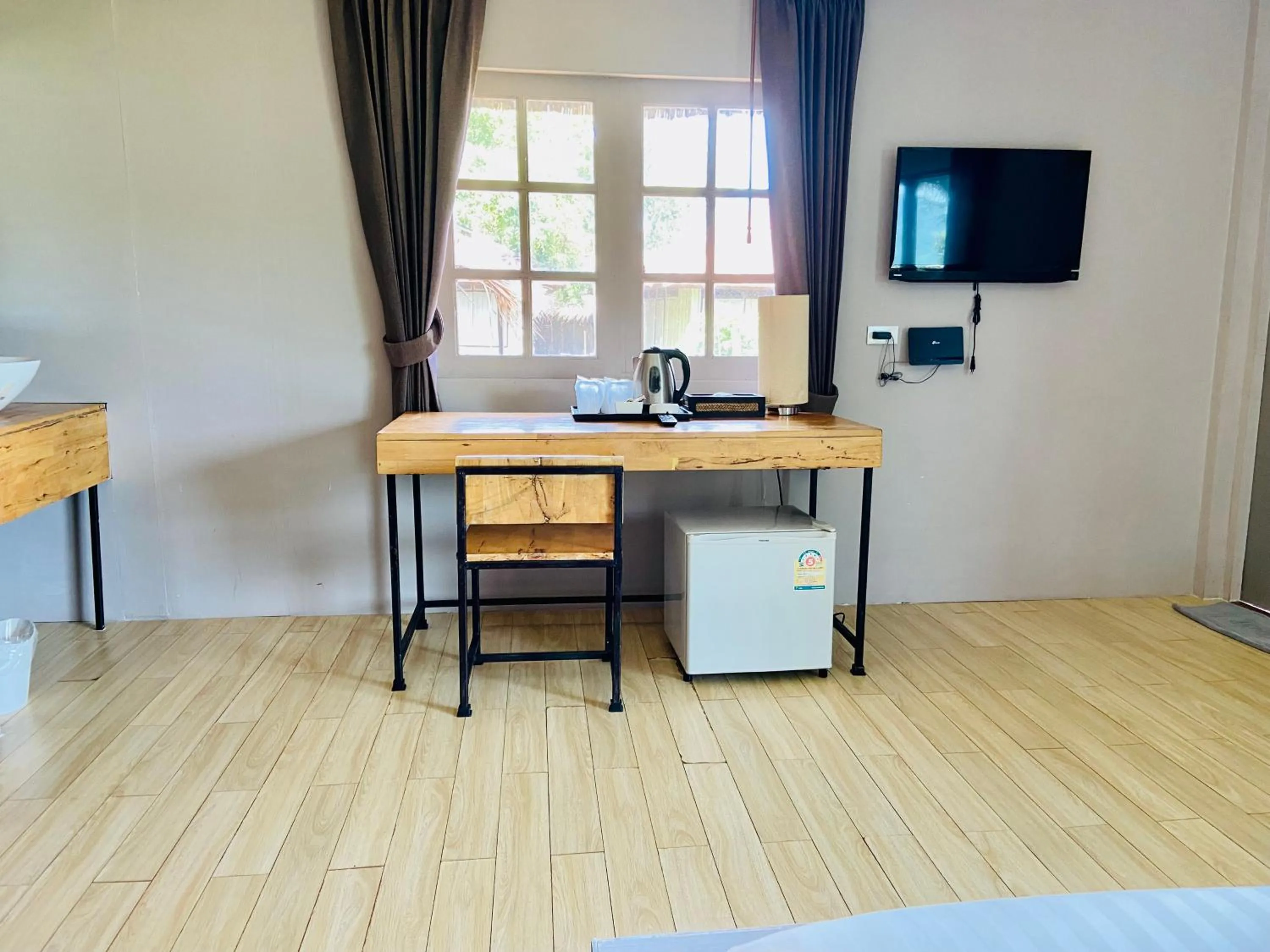 hair dresser in HIP Seaview Resort @ Phi Phi