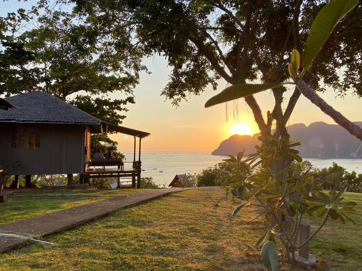 Bungalow West Seaview in HIP Seaview Resort @ Phi Phi Bungalow West Seaview in HIP Seaview Resort @ Phi Phi