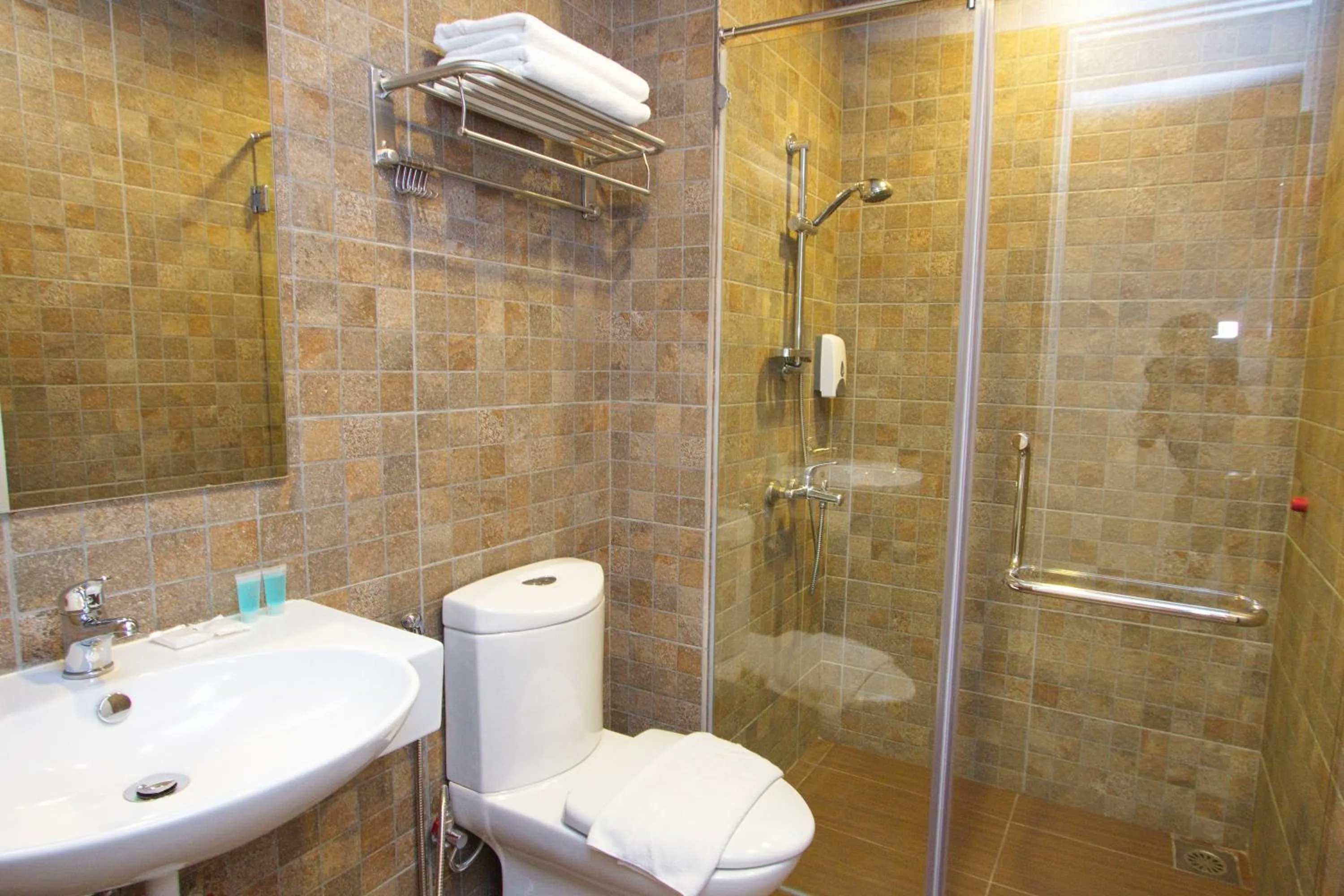 Bathroom in Molek Garden Hotel