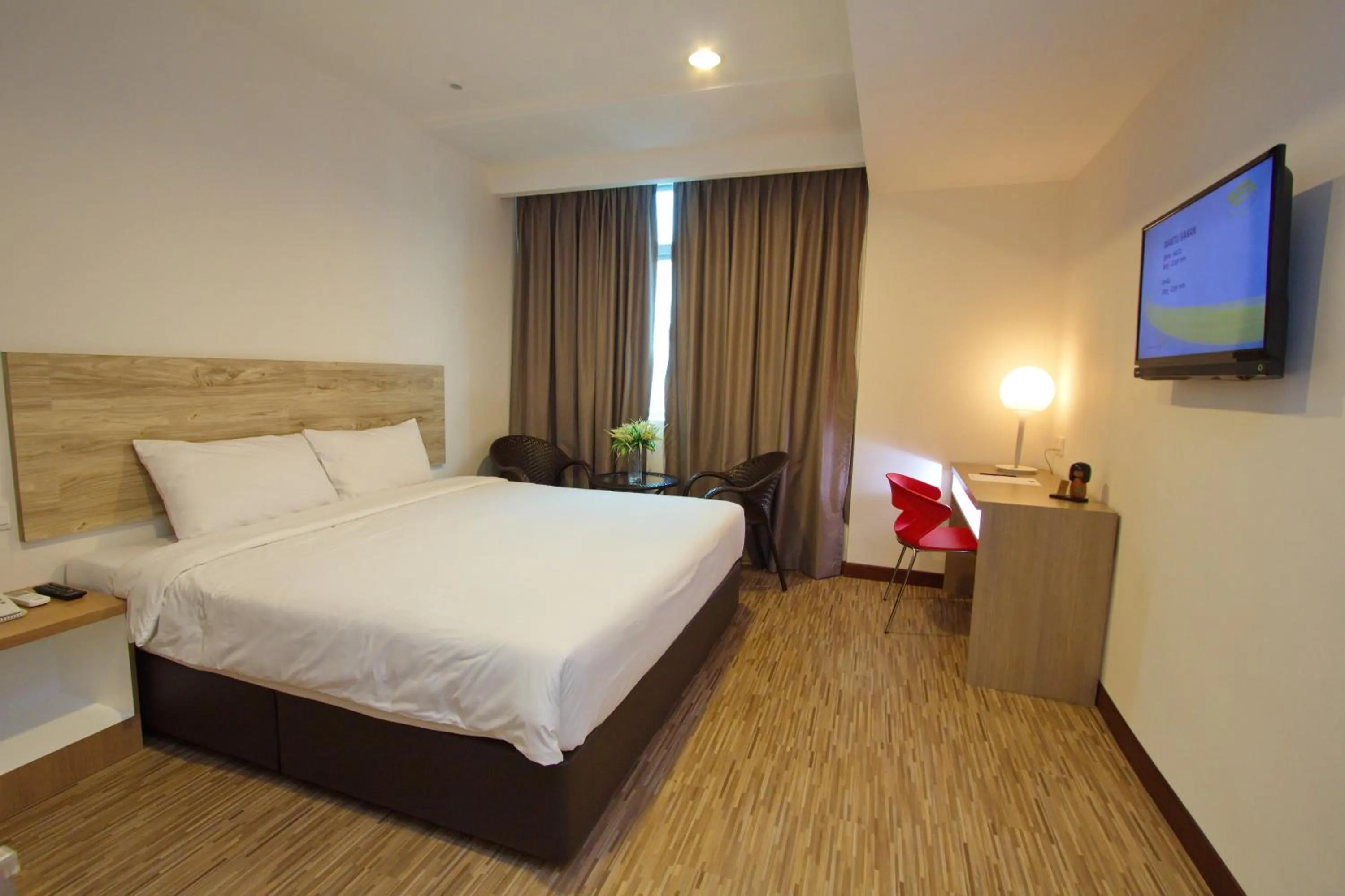 Photo of the whole room, Bed in Molek Garden Hotel