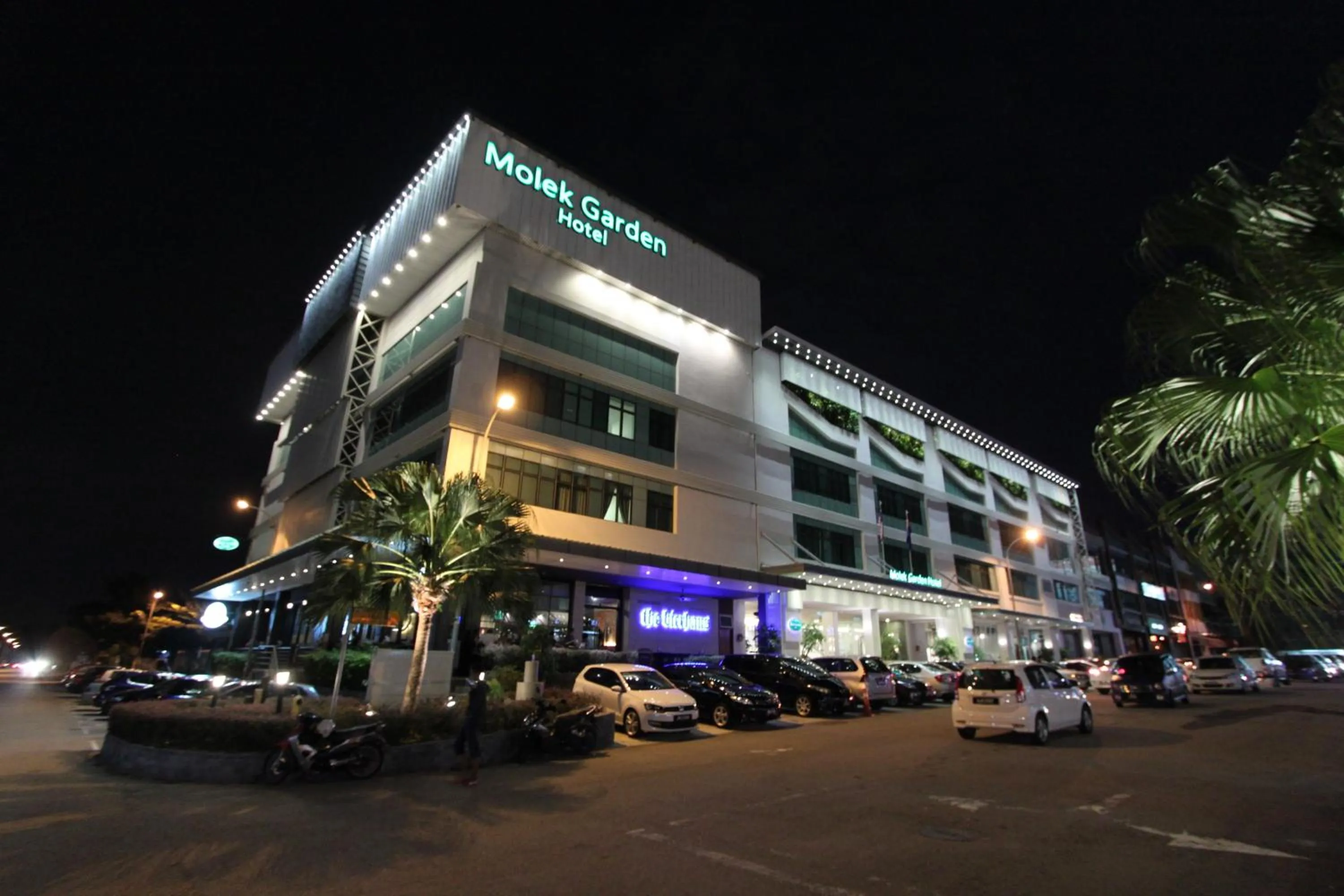 Property building in Molek Garden Hotel