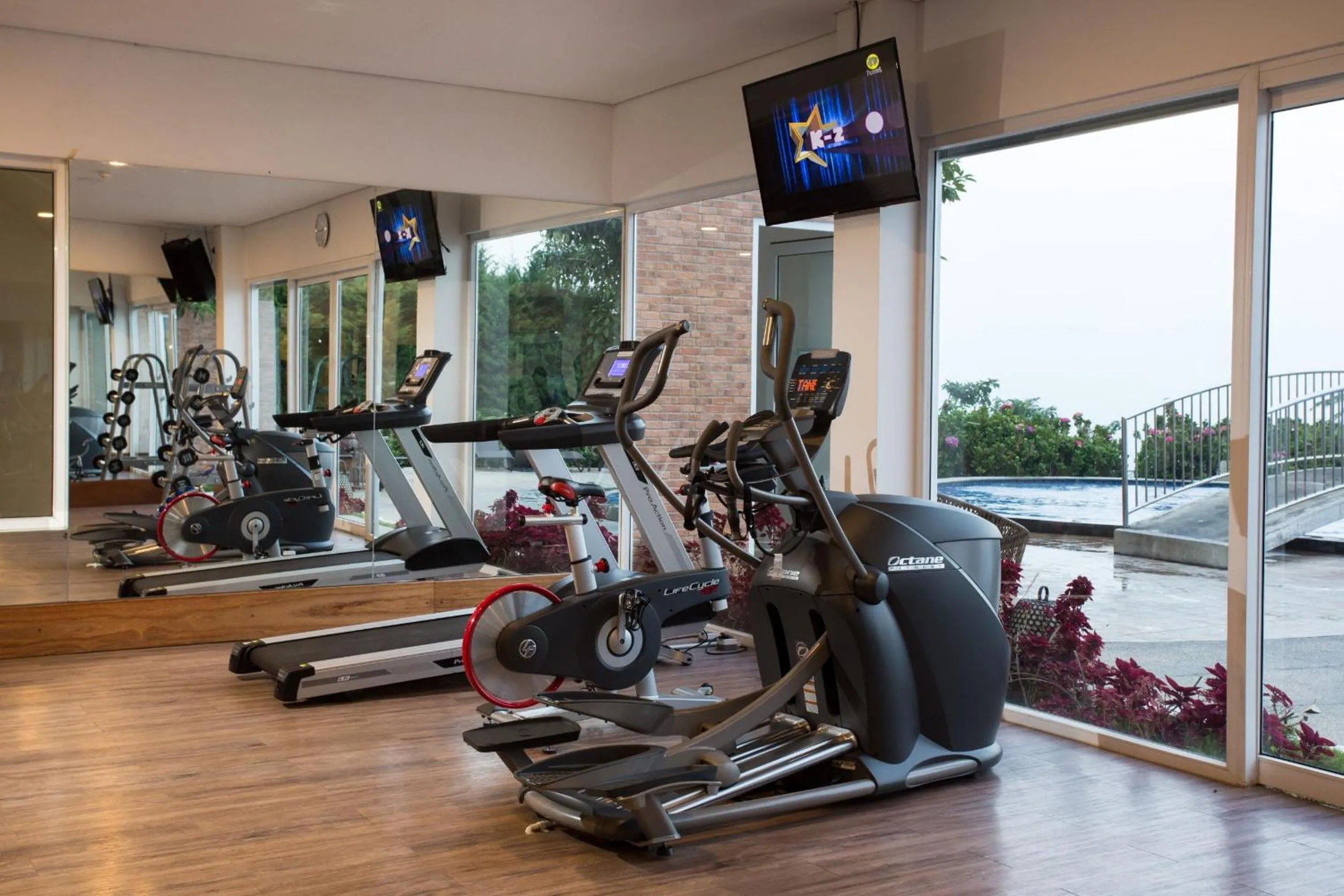 Fitness centre/facilities in Amartahills Hotel and Resort