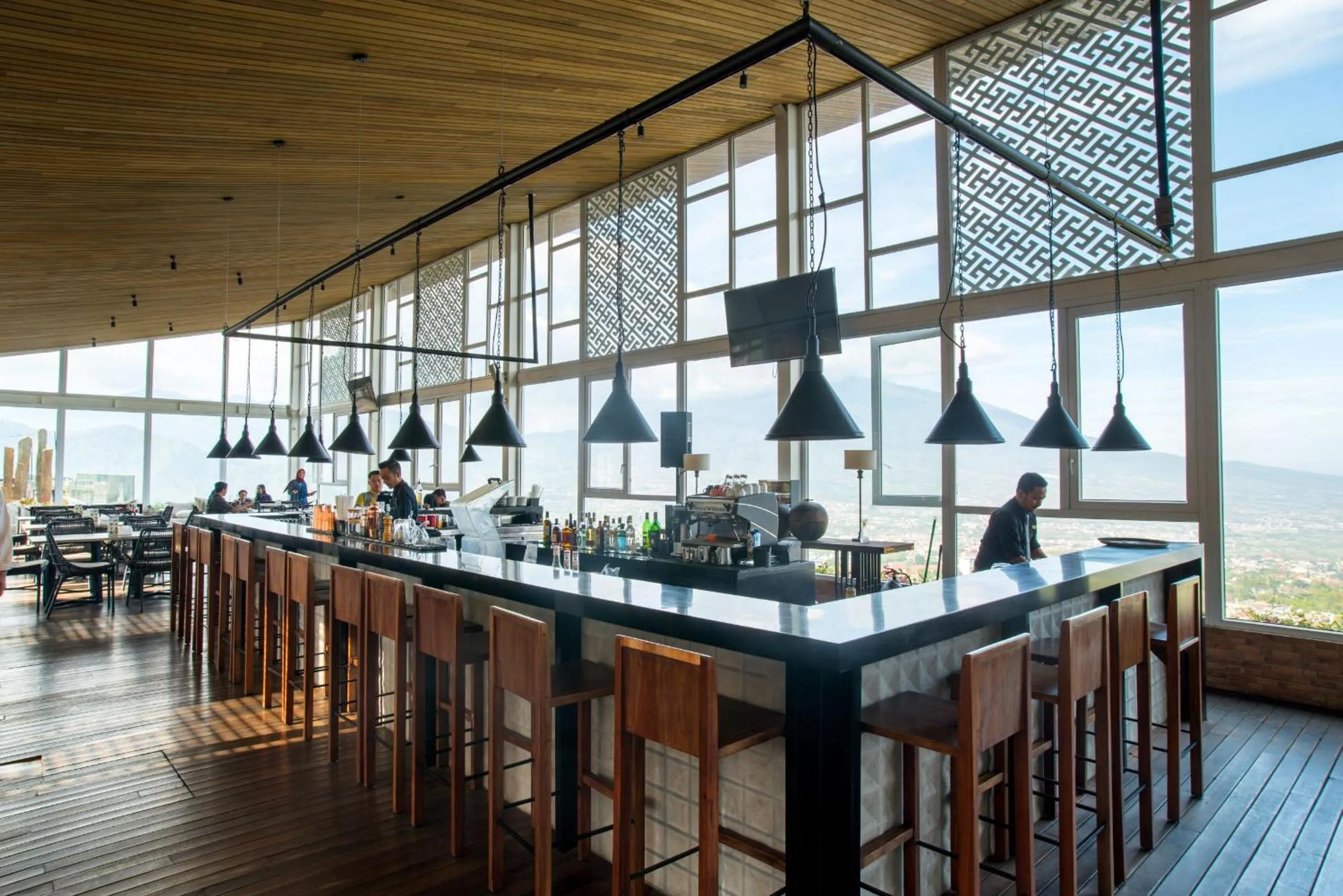 Restaurant/places to eat in Amartahills Hotel and Resort