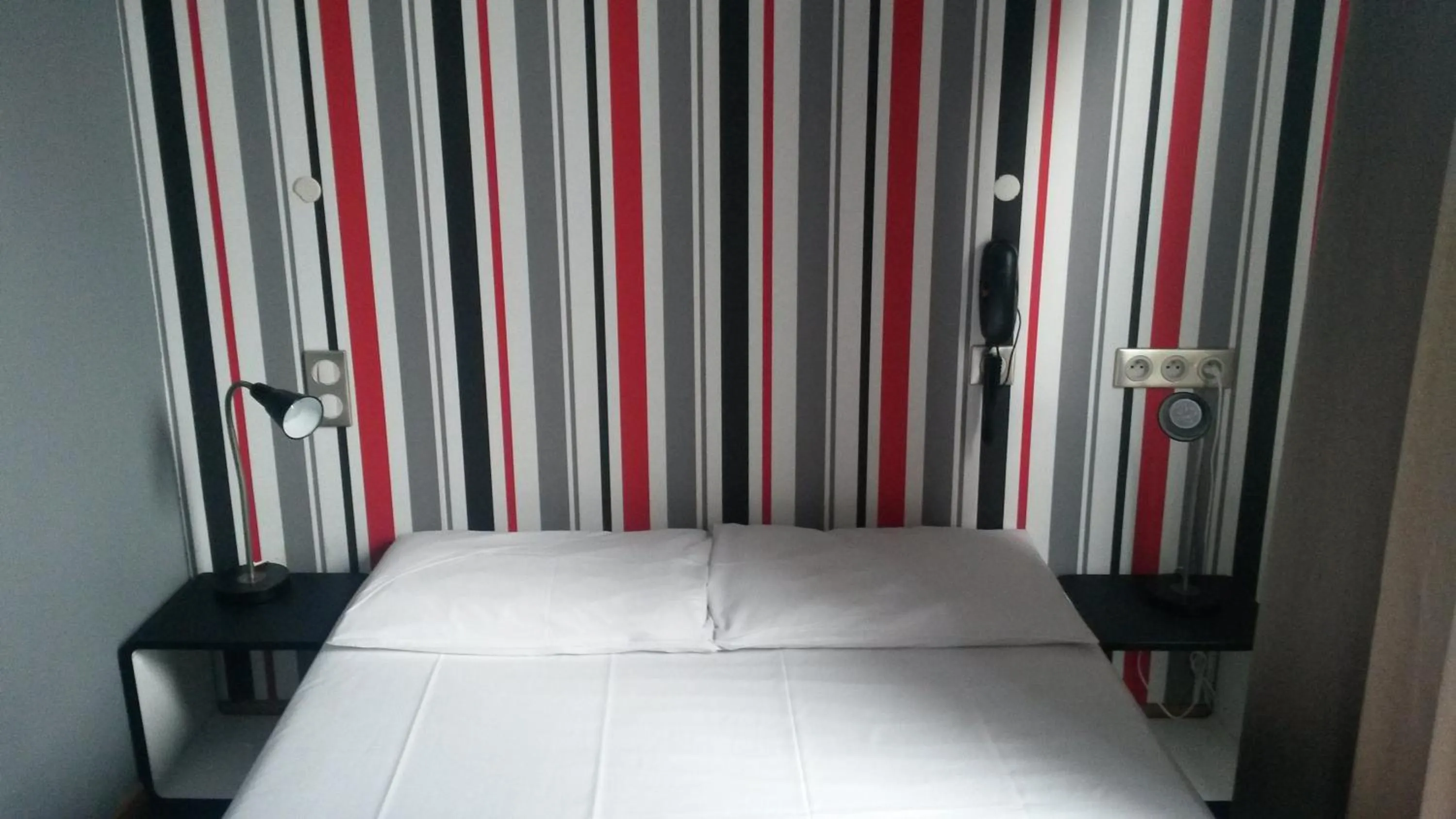 Bed in Oops! Latin quarter by Hiphophostels