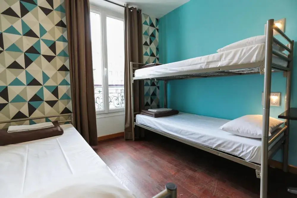 Bed in 4-Bed Female Dormitory Room in Oops! Latin quarter by Hiphophostels Bed in 4-Bed Female Dormitory Room in Oops! Latin quarter by Hiphophostels
