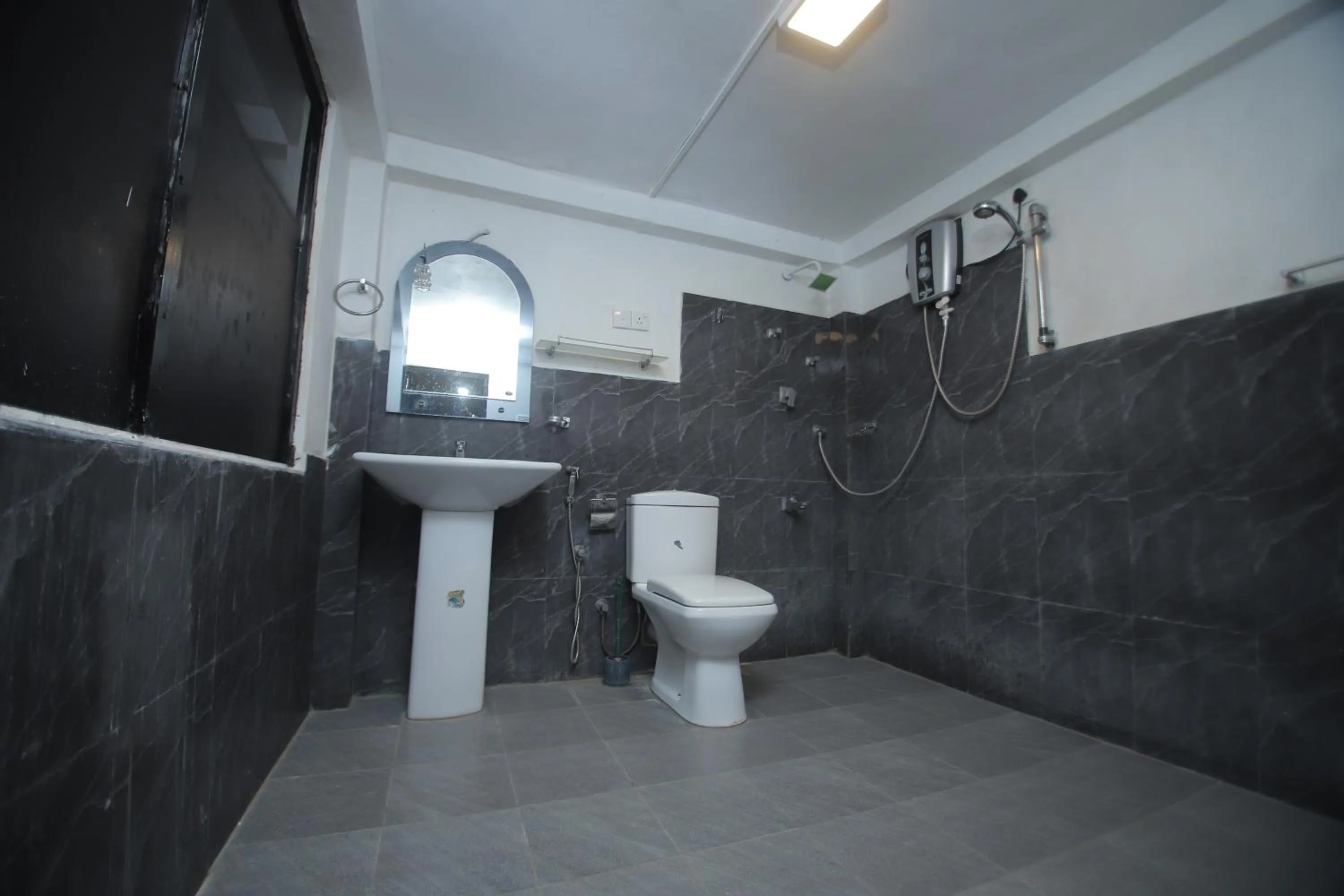 Shower in Birdsong Leisure Resort