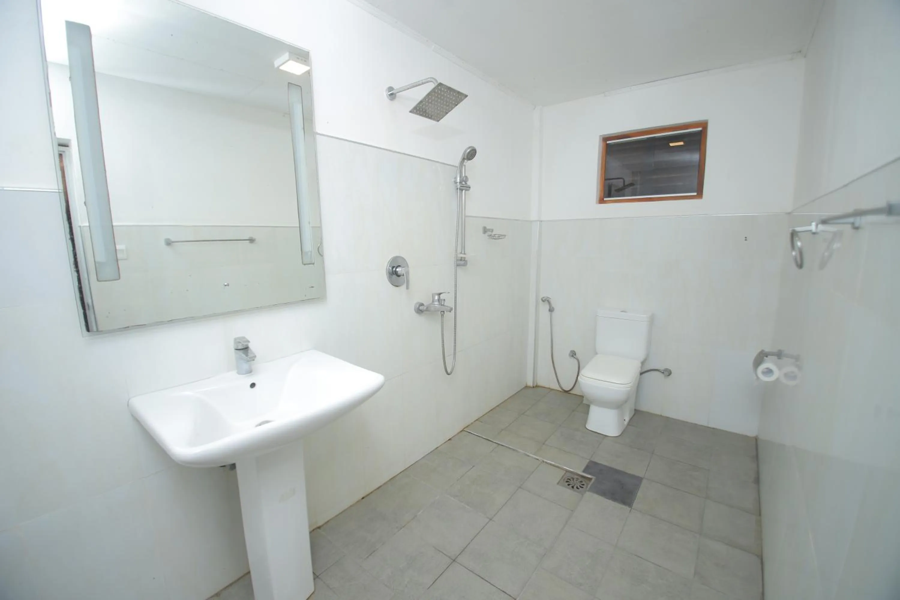 Shower in Birdsong Leisure Resort