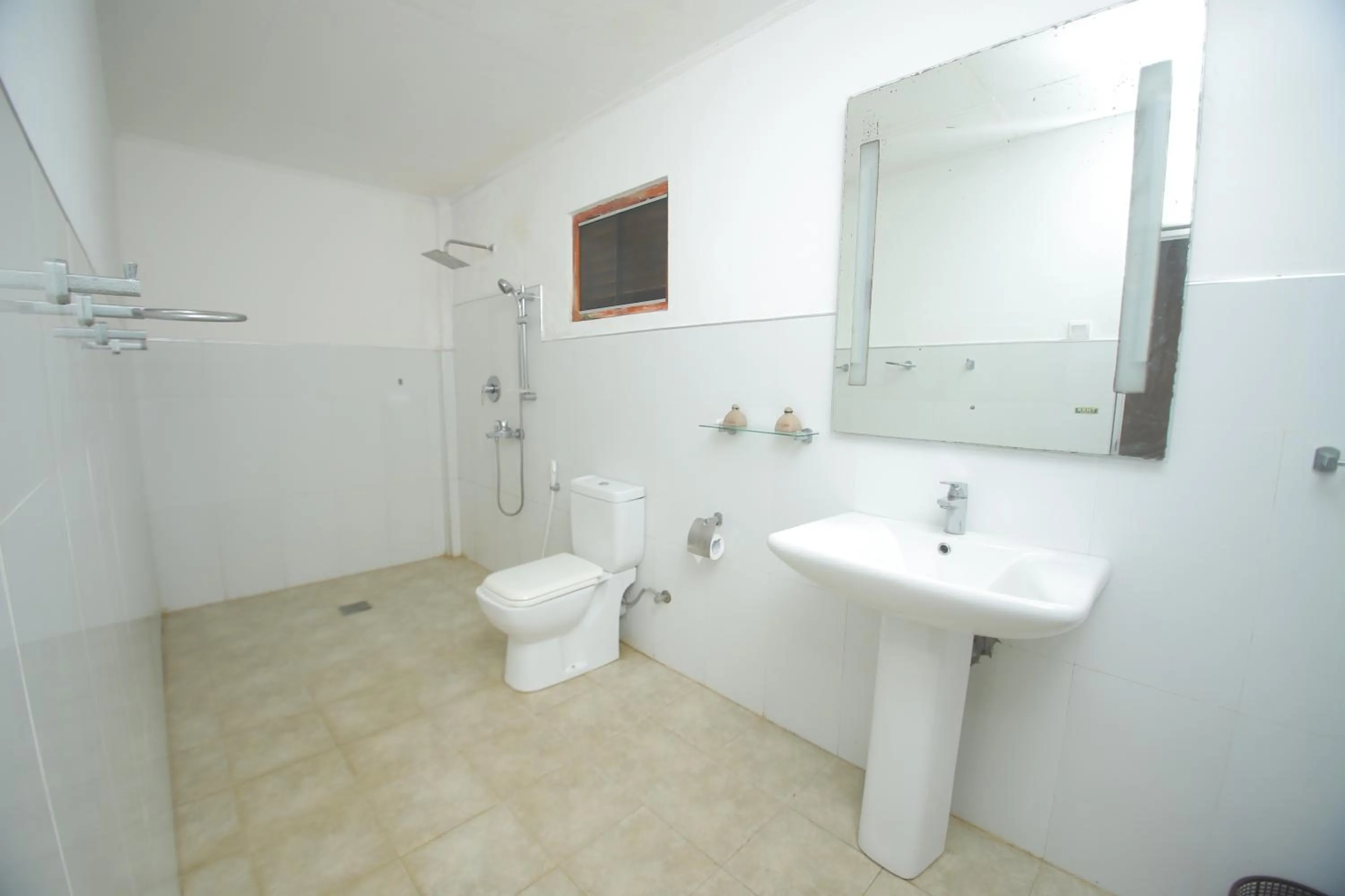 Shower in Birdsong Leisure Resort