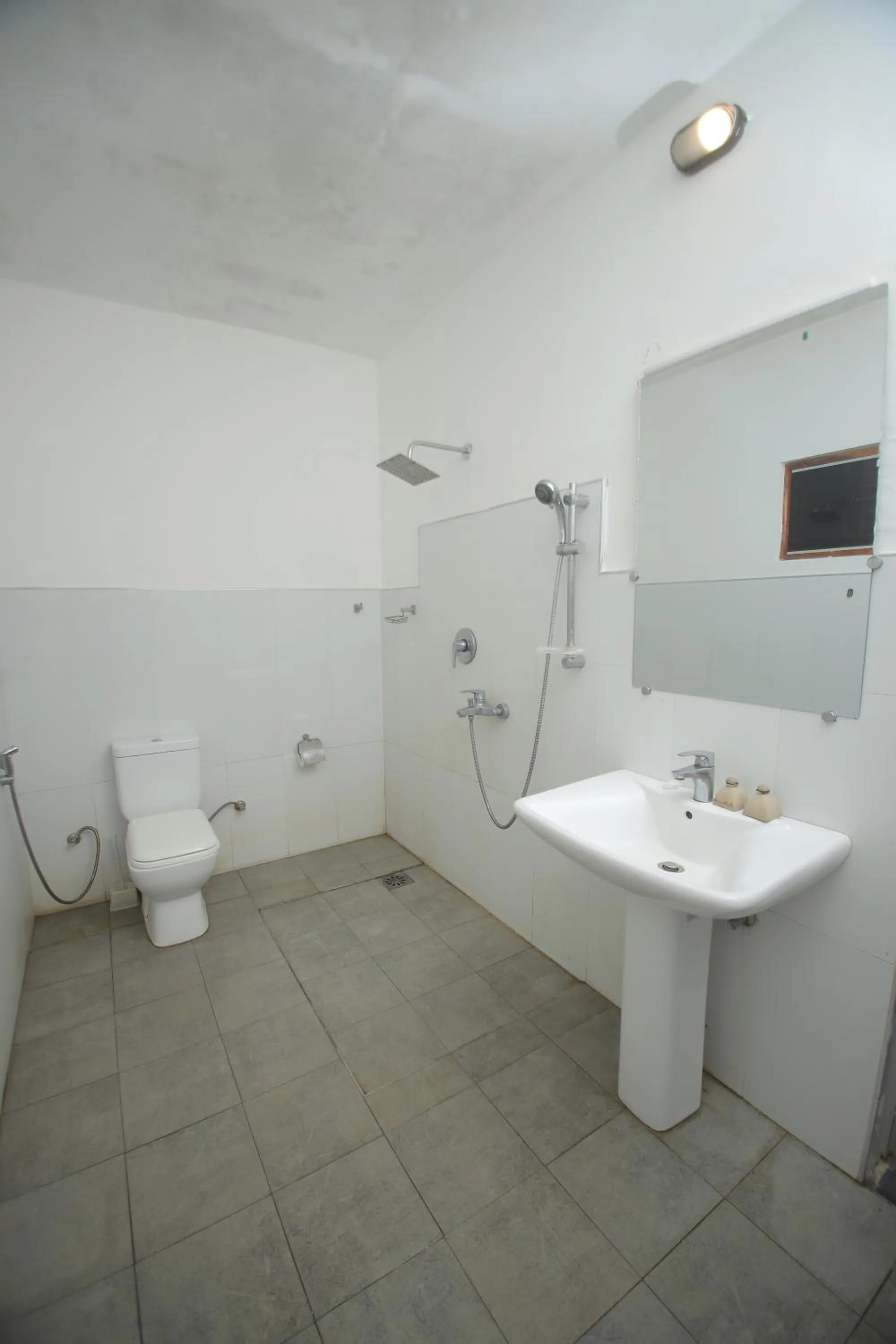 Shower in Birdsong Leisure Resort