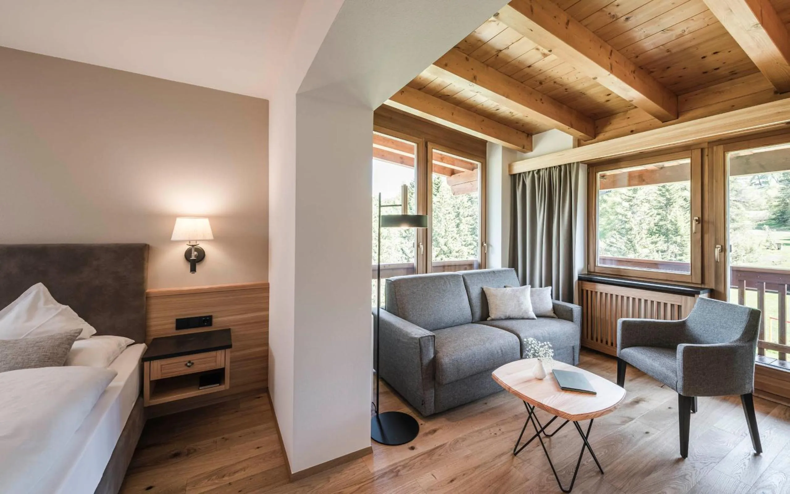 Property building, Bed in Hotel Steger-Dellai