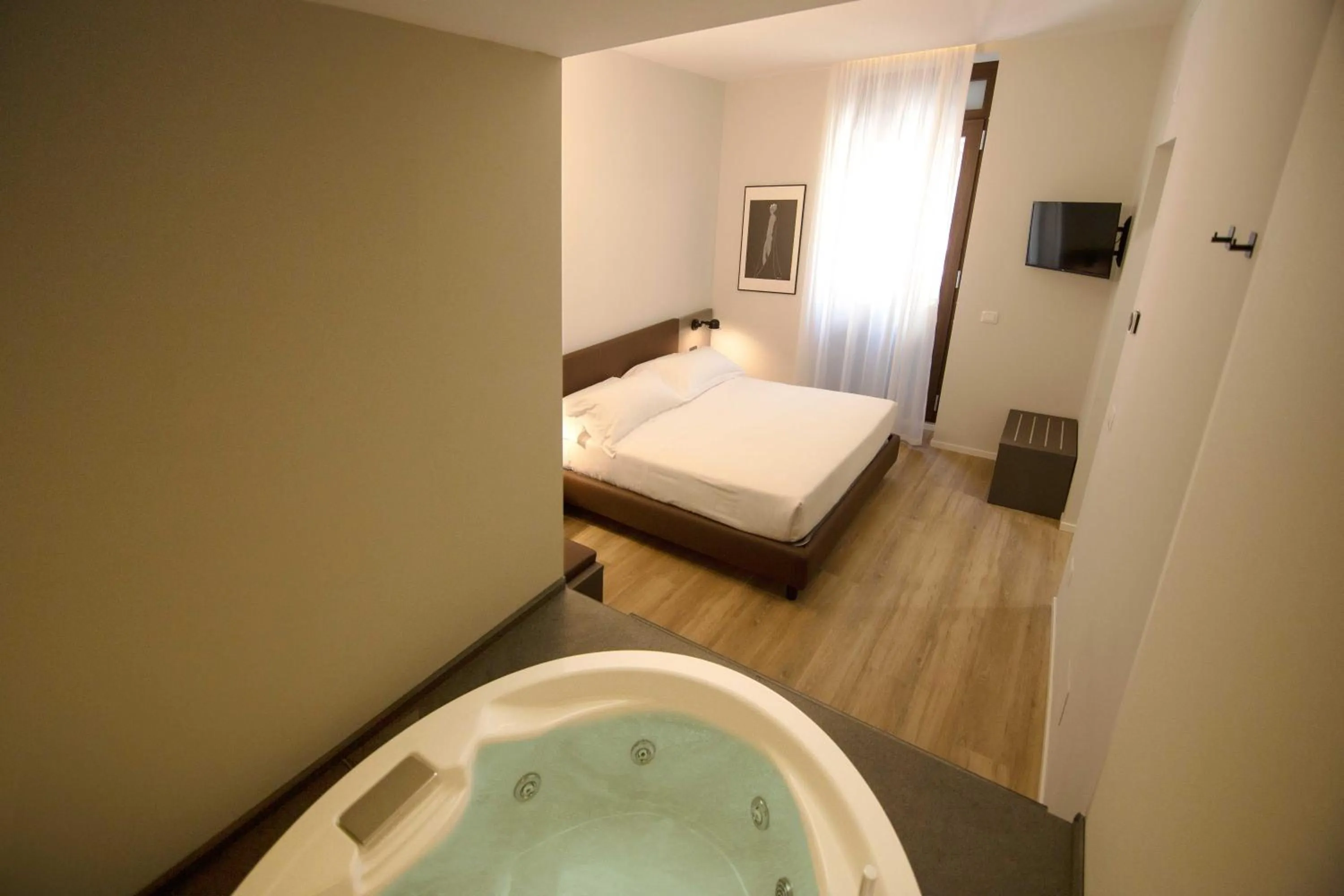 Hot Tub, Bed in Hotel Orientale