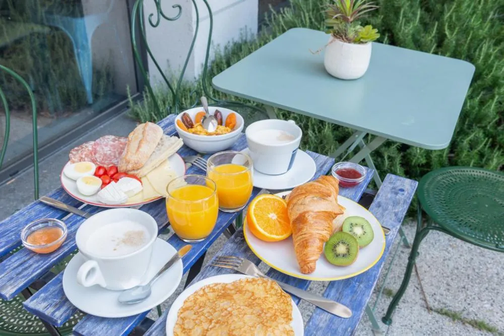 Food and drinks in Westlodge Dardilly Lyon Nord