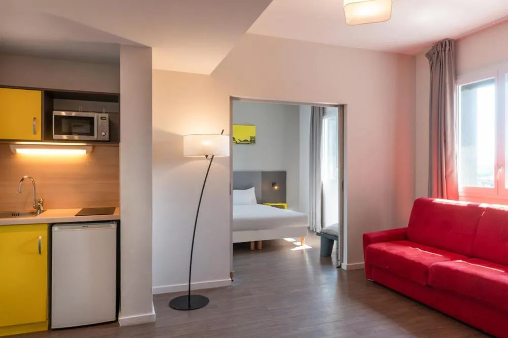 Kitchen or kitchenette in Westlodge Dardilly Lyon Nord