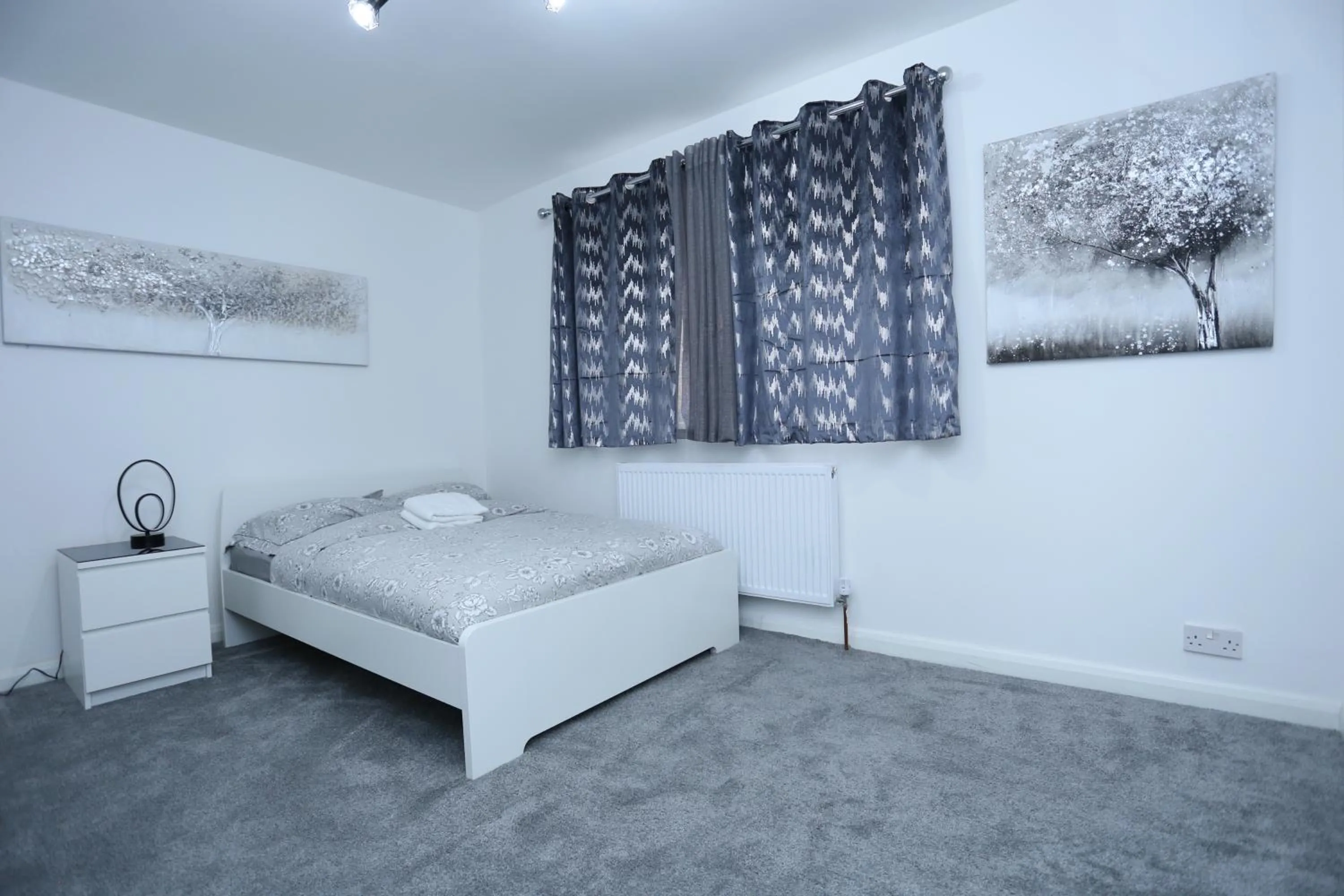 Bed in Abbeywood Station House London