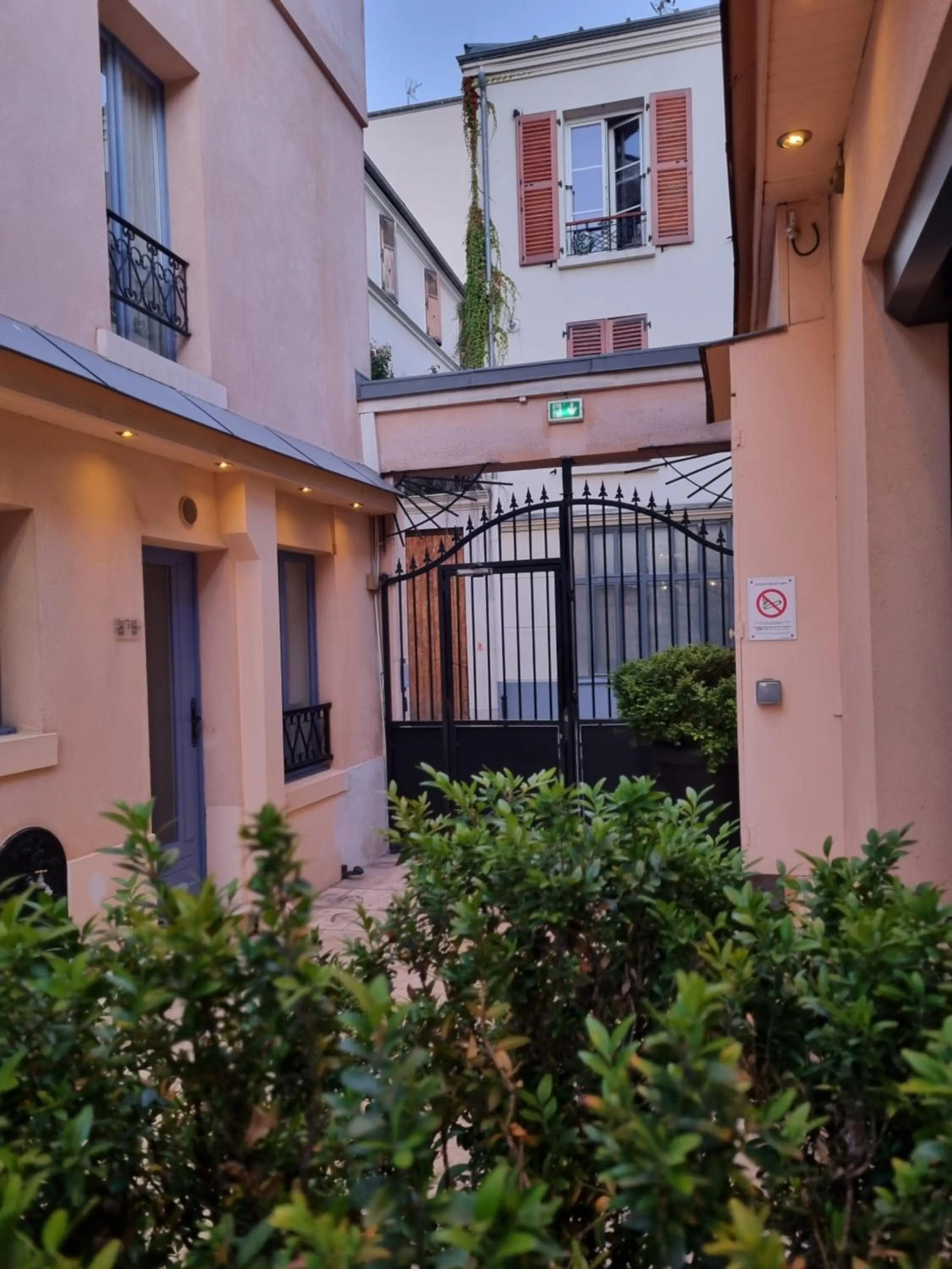 Facade/entrance in Hotel De L'Horloge