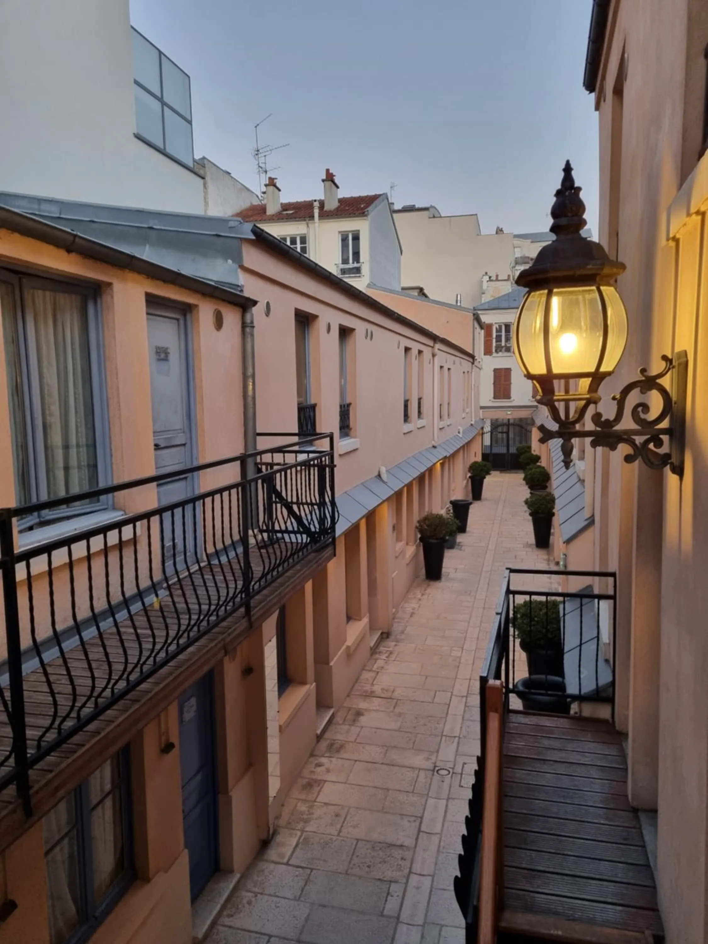 Inner courtyard view in Hotel De L'Horloge