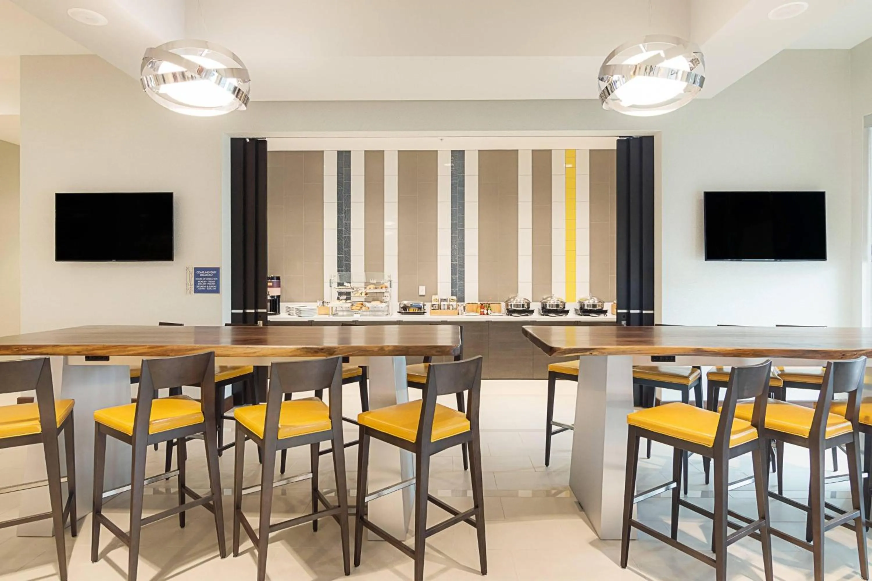 Restaurant/places to eat in SpringHill Suites by Marriott Fort Worth Fossil Creek