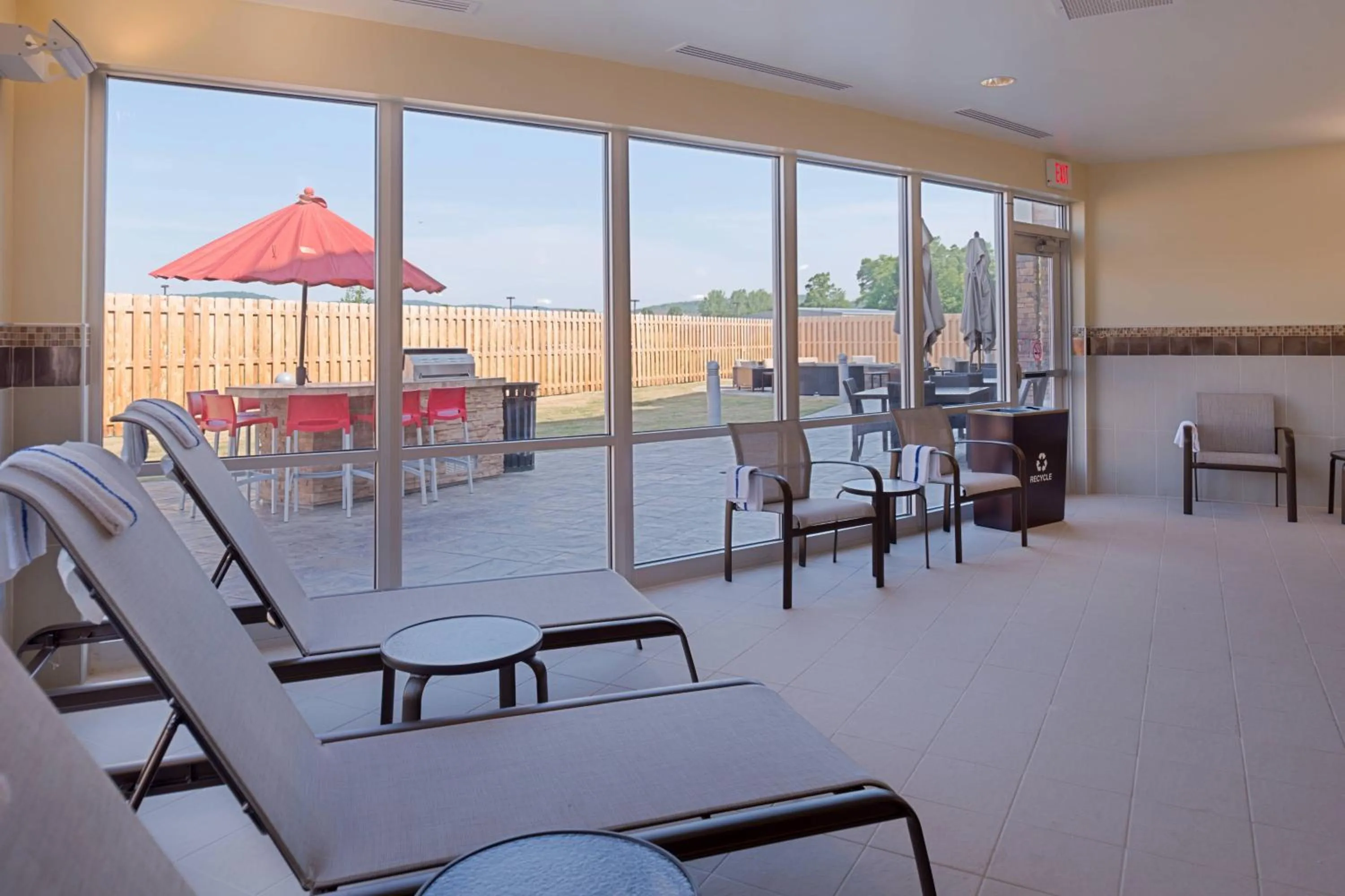 Swimming pool in Courtyard by Marriott Elmira Horseheads