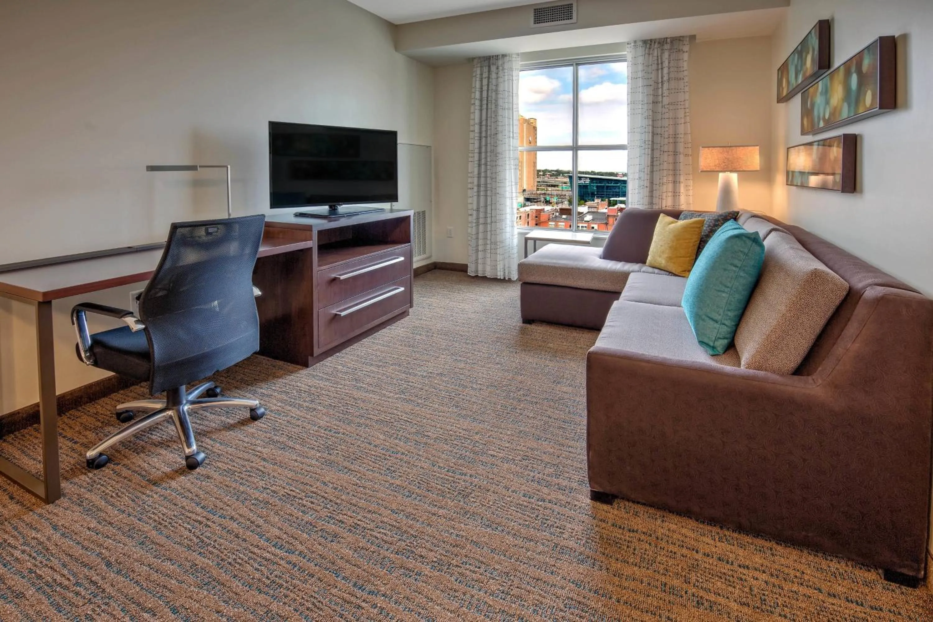Living room in Residence Inn by Marriott Kansas City Downtown/Convention Center