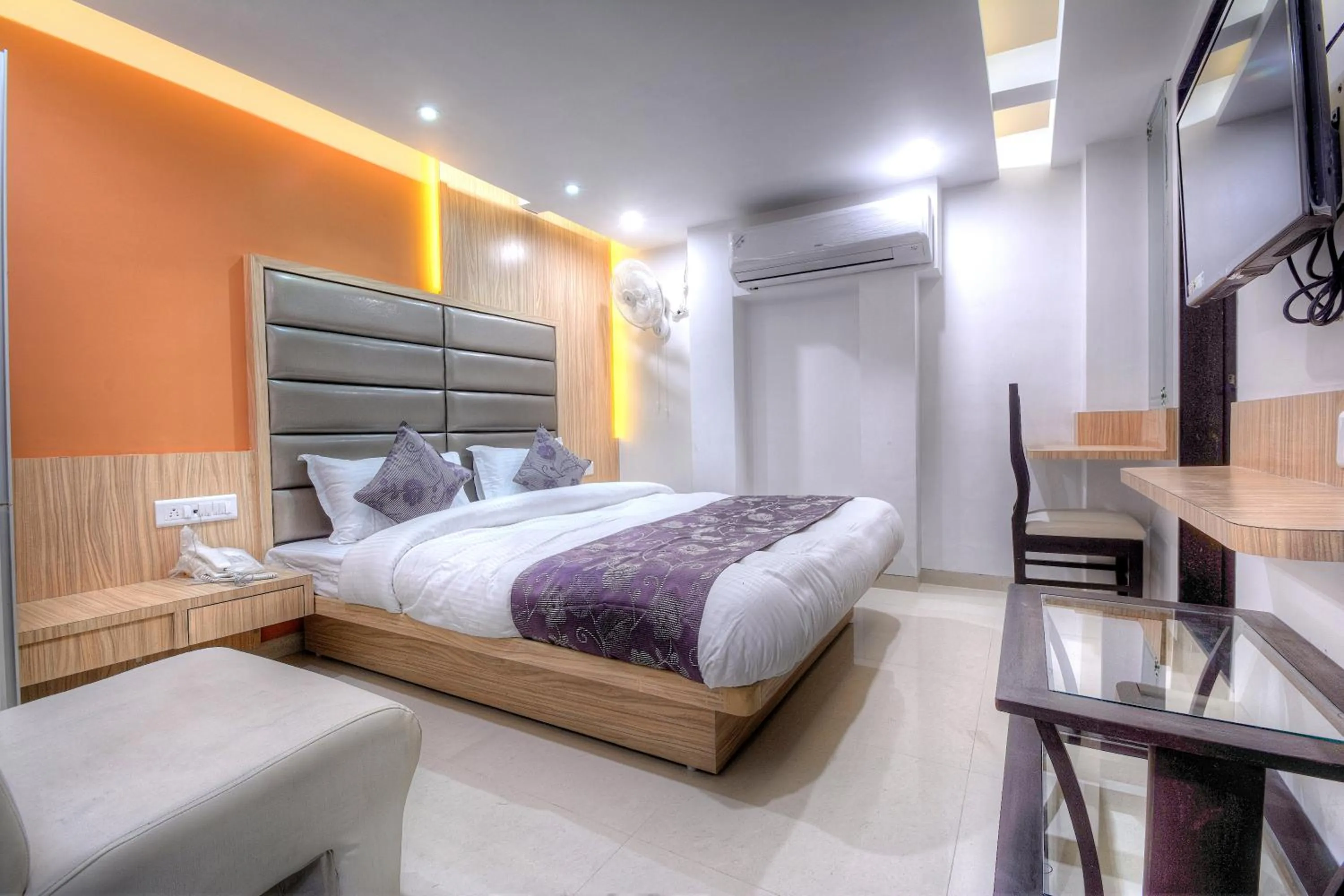 Bedroom, Bed in Hotel One Up