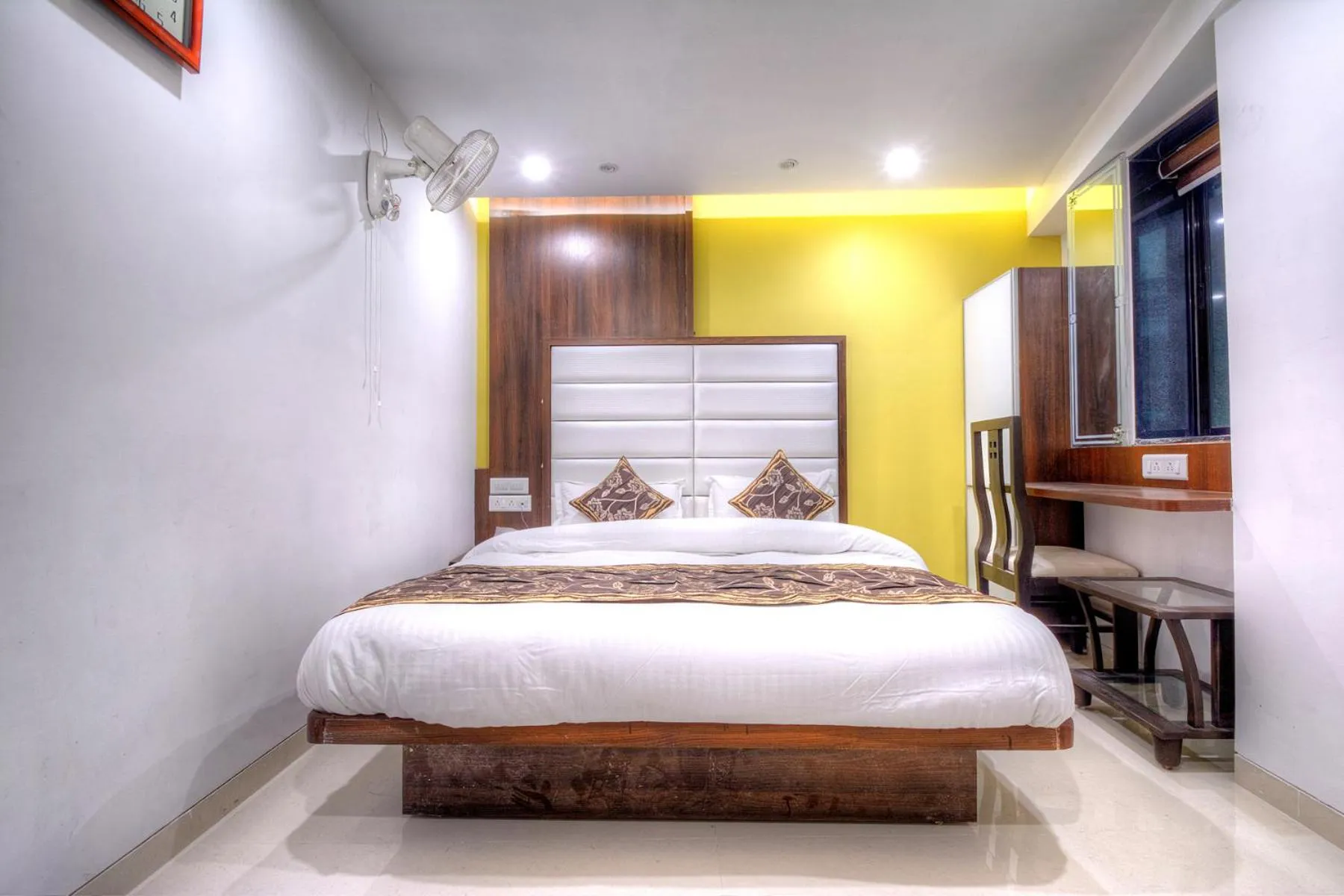 Bedroom, Bed in Hotel One Up