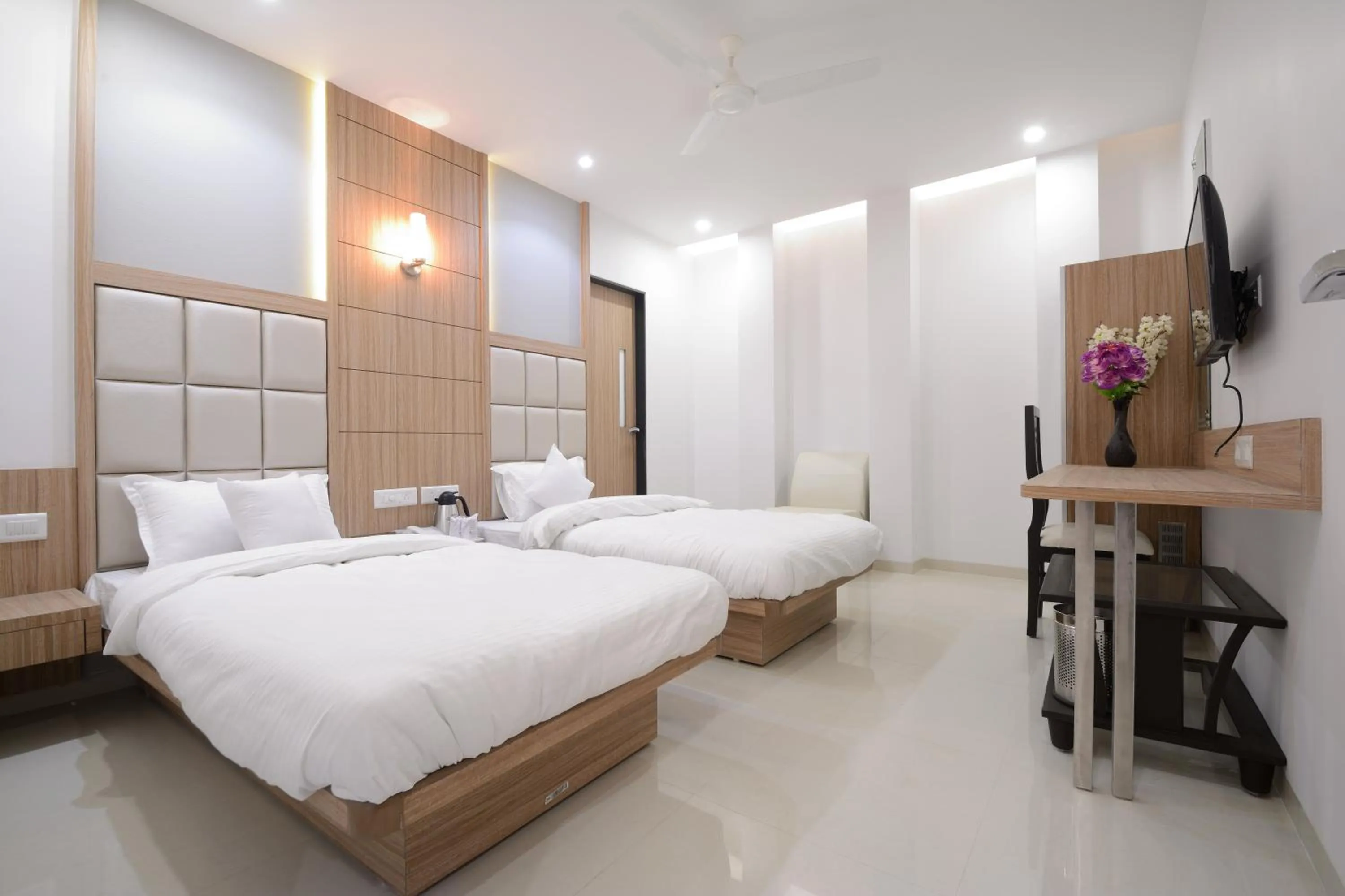 Bedroom, Bed in Hotel One Up