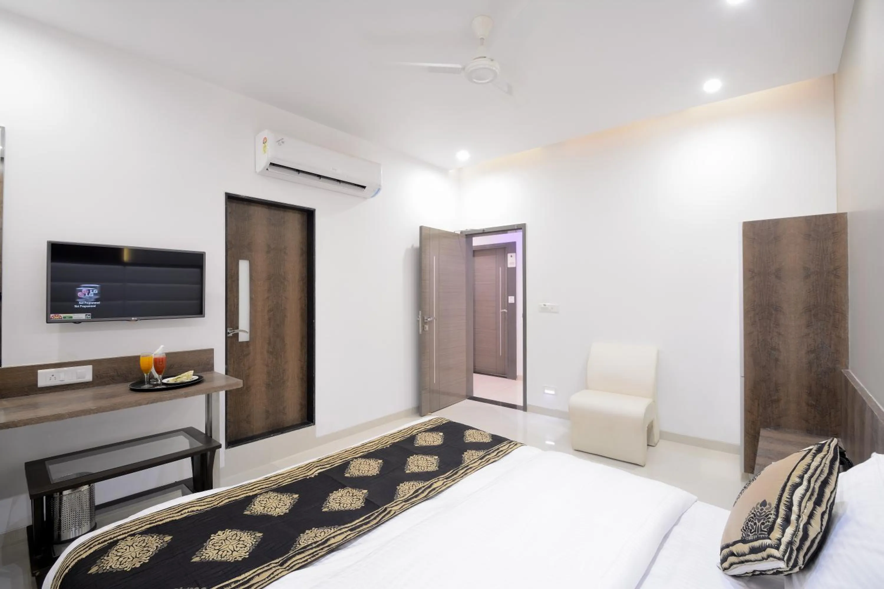 Bedroom, Bed in Hotel One Up