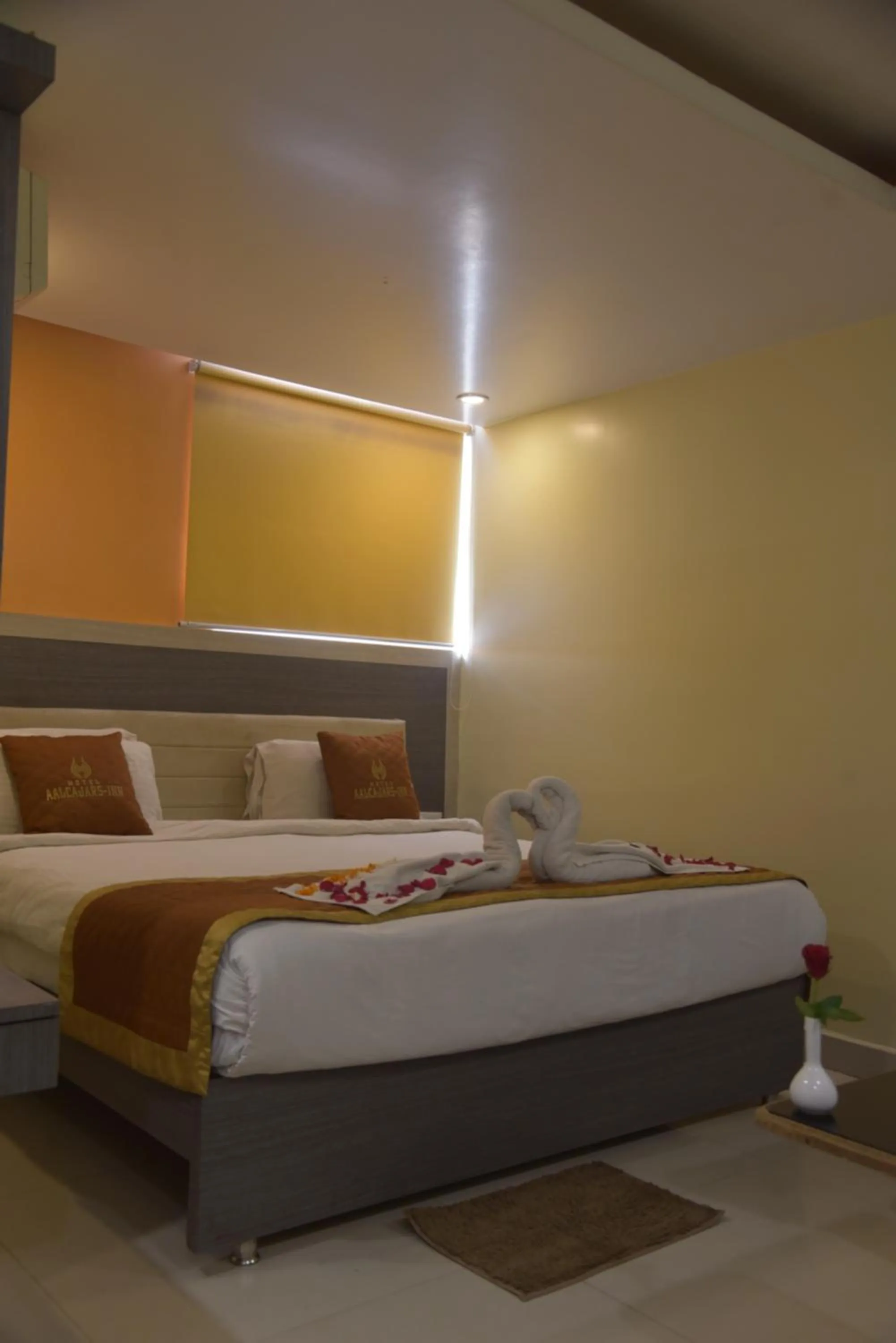 Bed in Aalcajars Inn