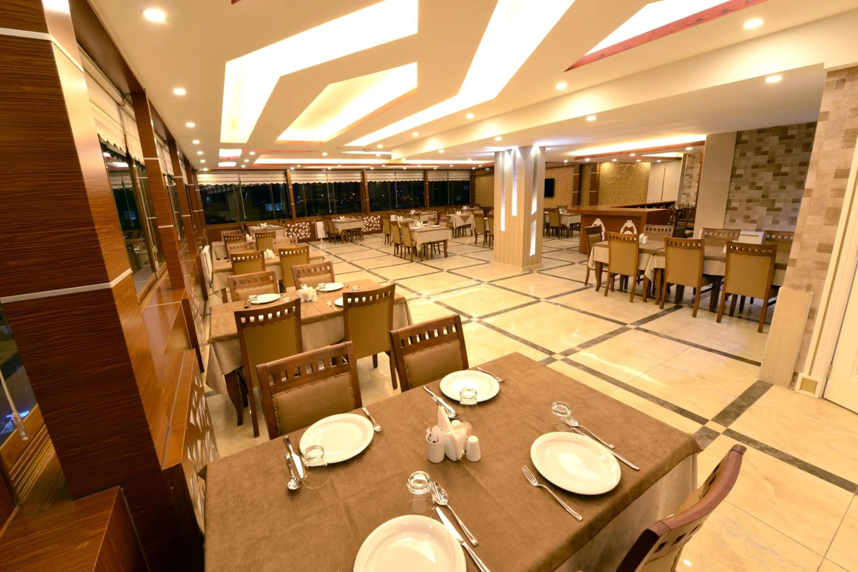Restaurant/places to eat in Atlıhanpark Hotel