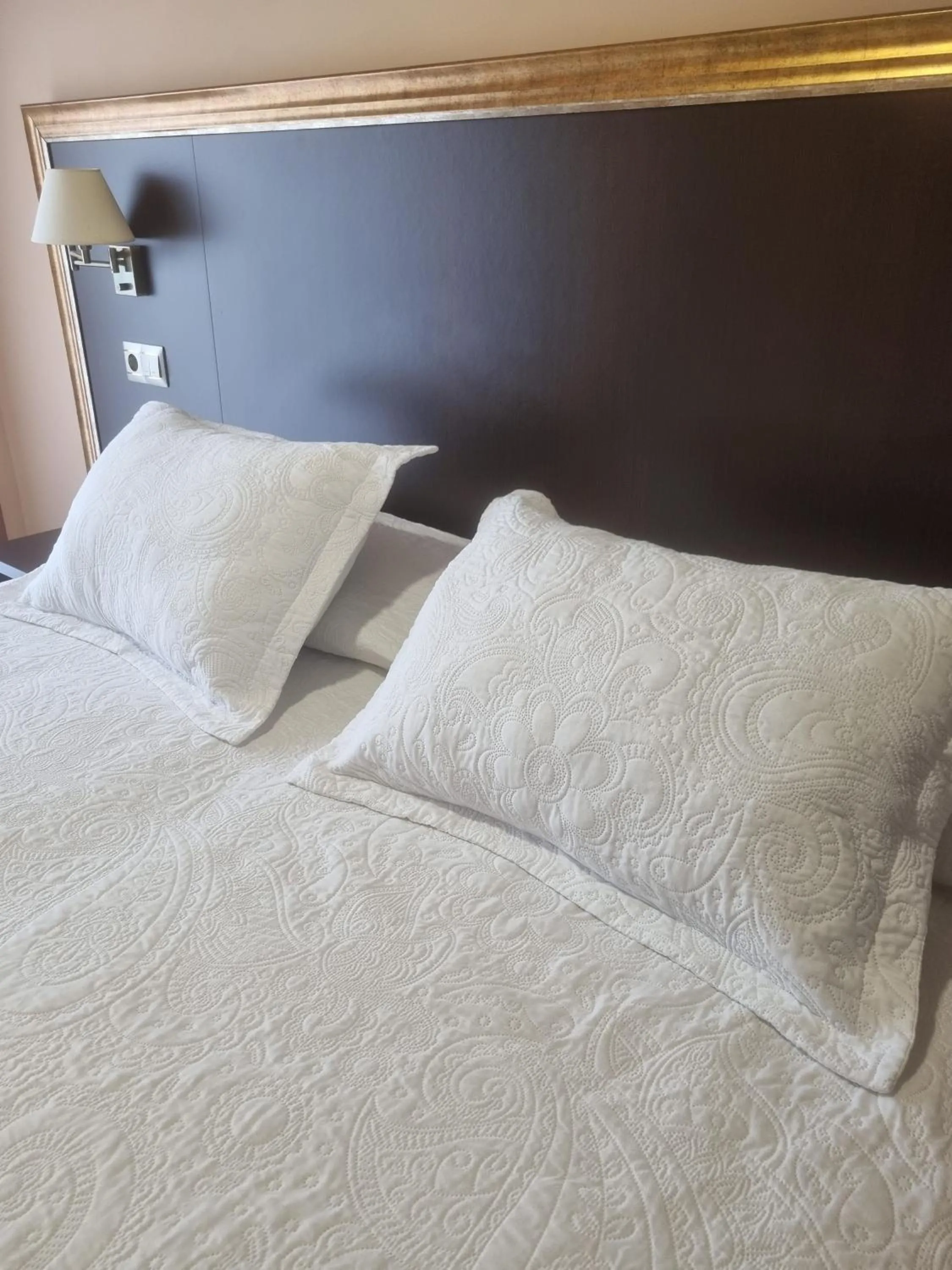 Decorative detail, Bed in Apartamentos Villa Sofía