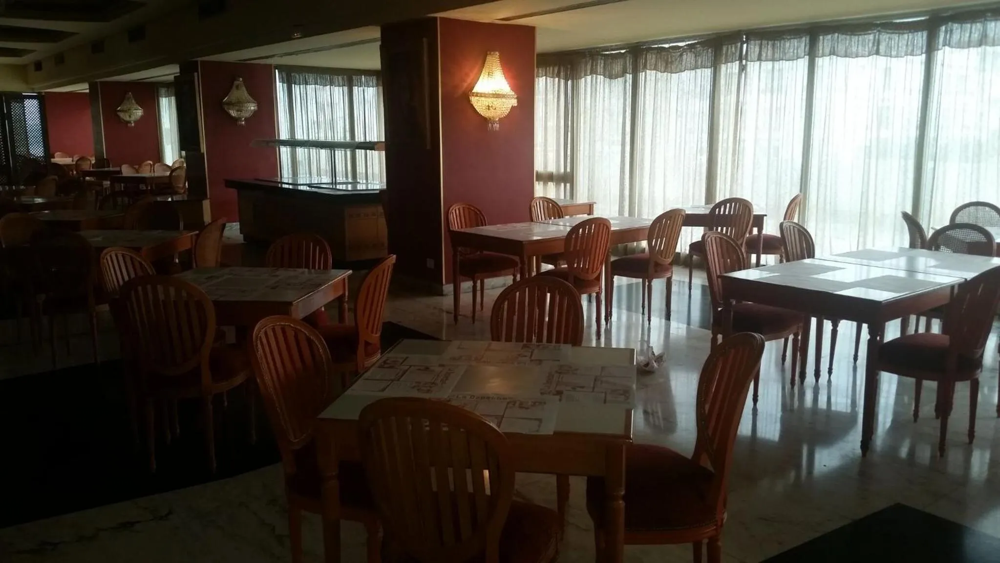 Restaurant/places to eat in El Hana International