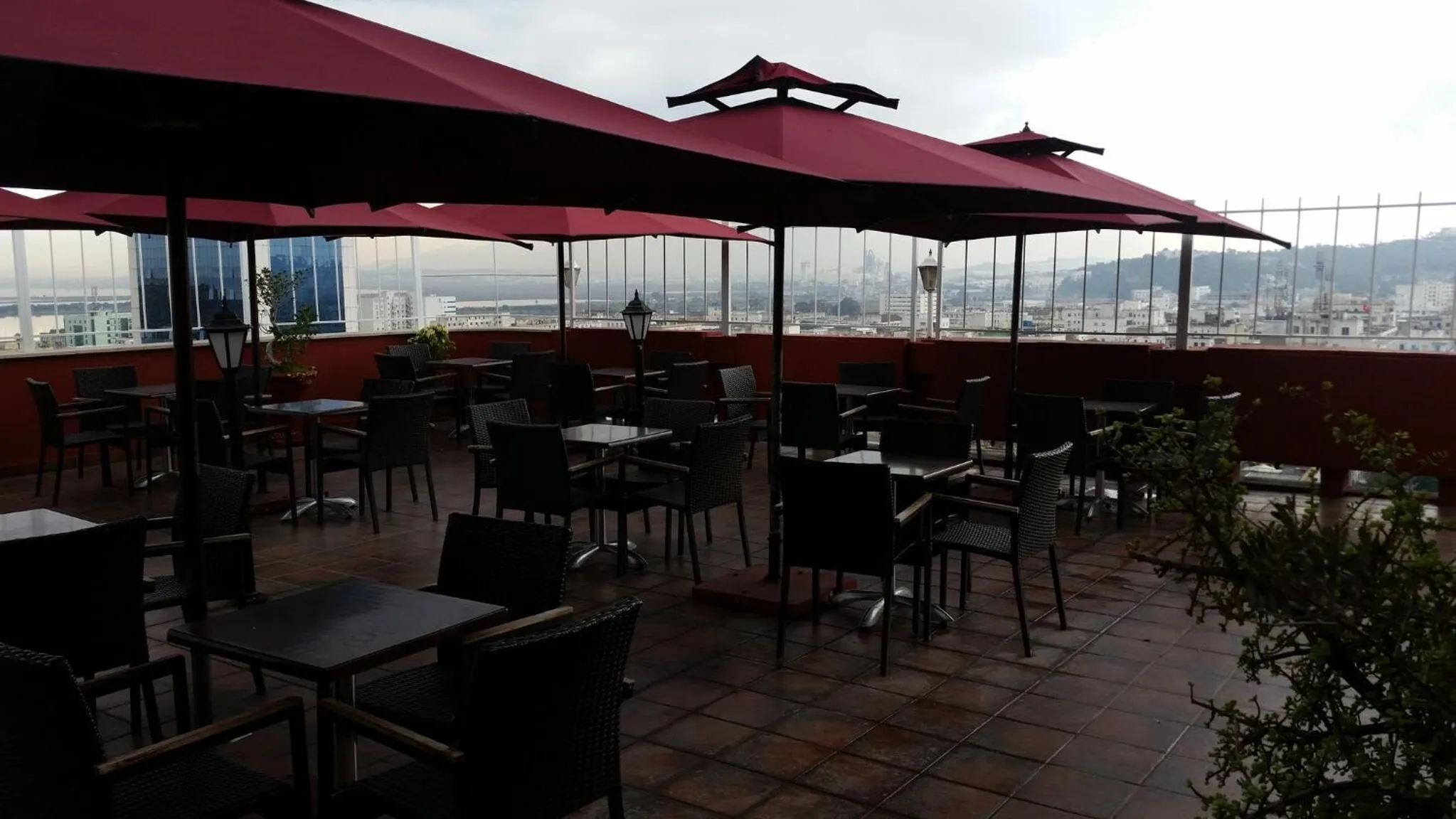 Restaurant/places to eat in El Hana International