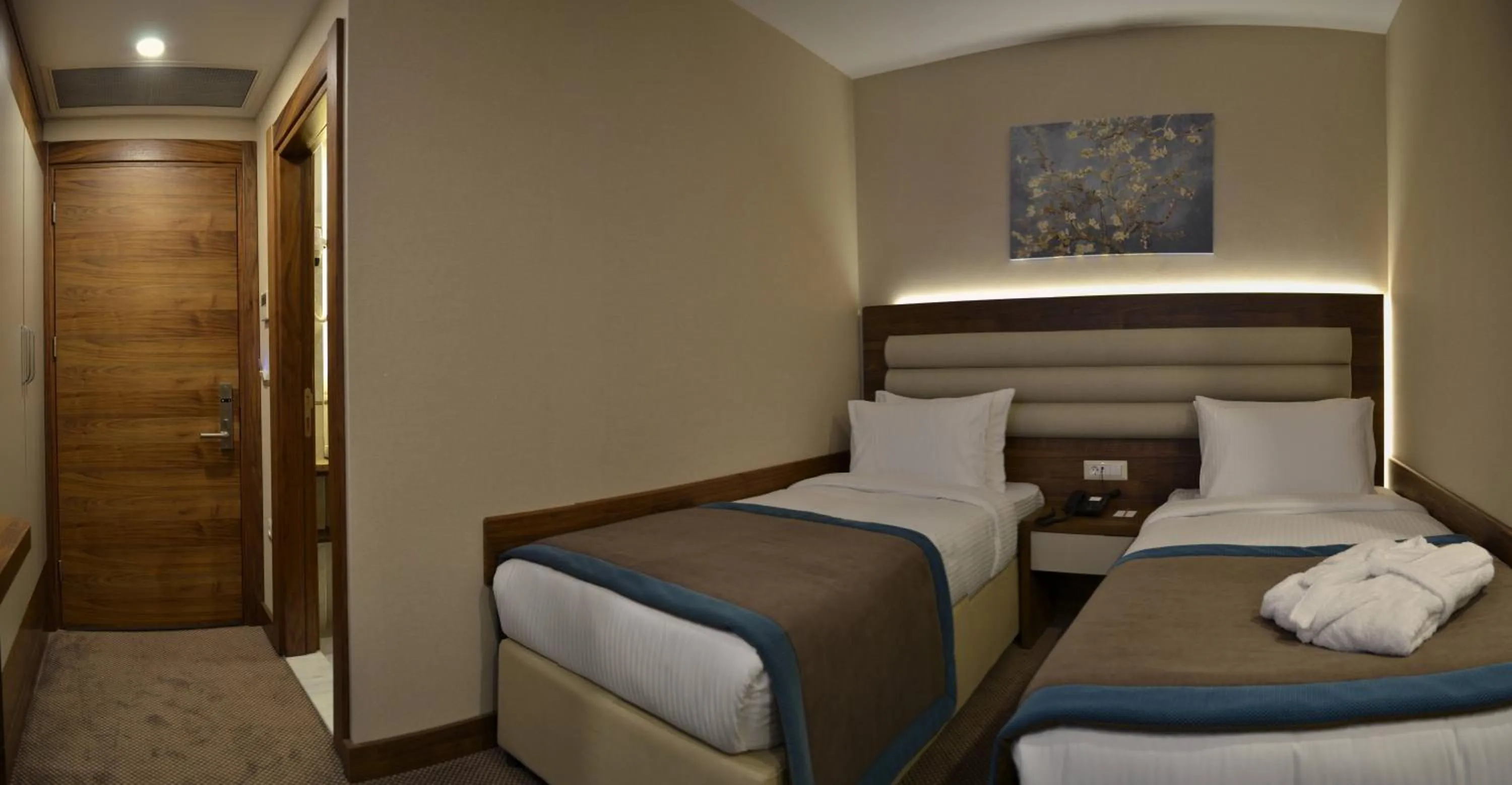 Seating area, Bed in Görükle Güler Park Hotel