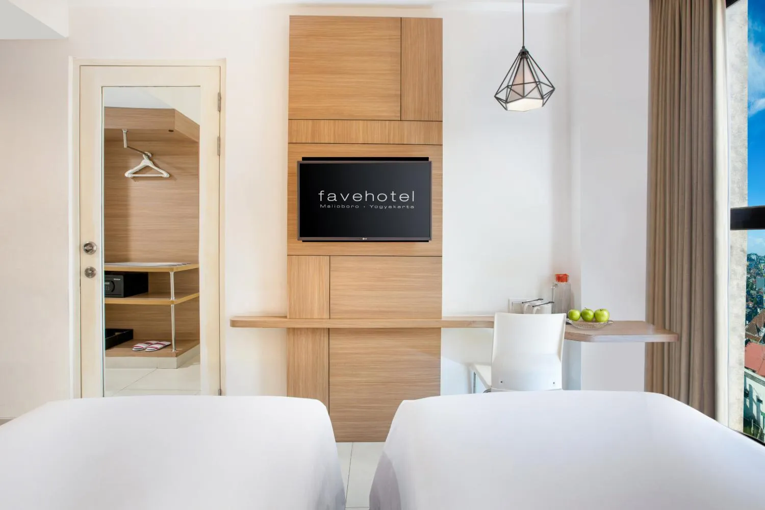 Bedroom, Bed in favehotel Malioboro - Yogyakarta