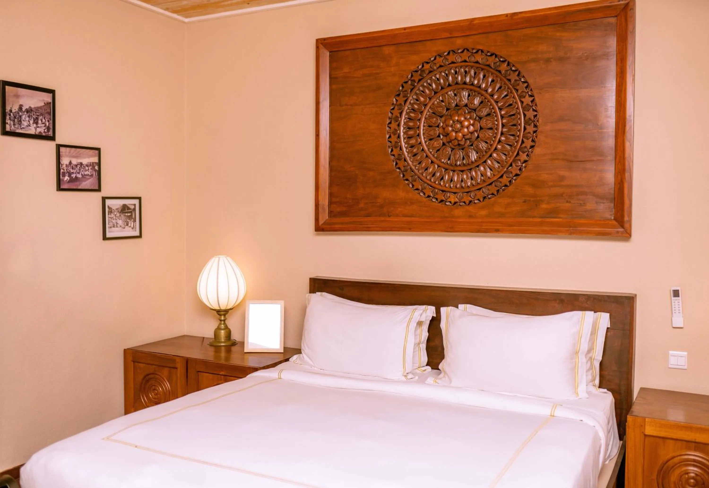 Bed in Aga Surf View