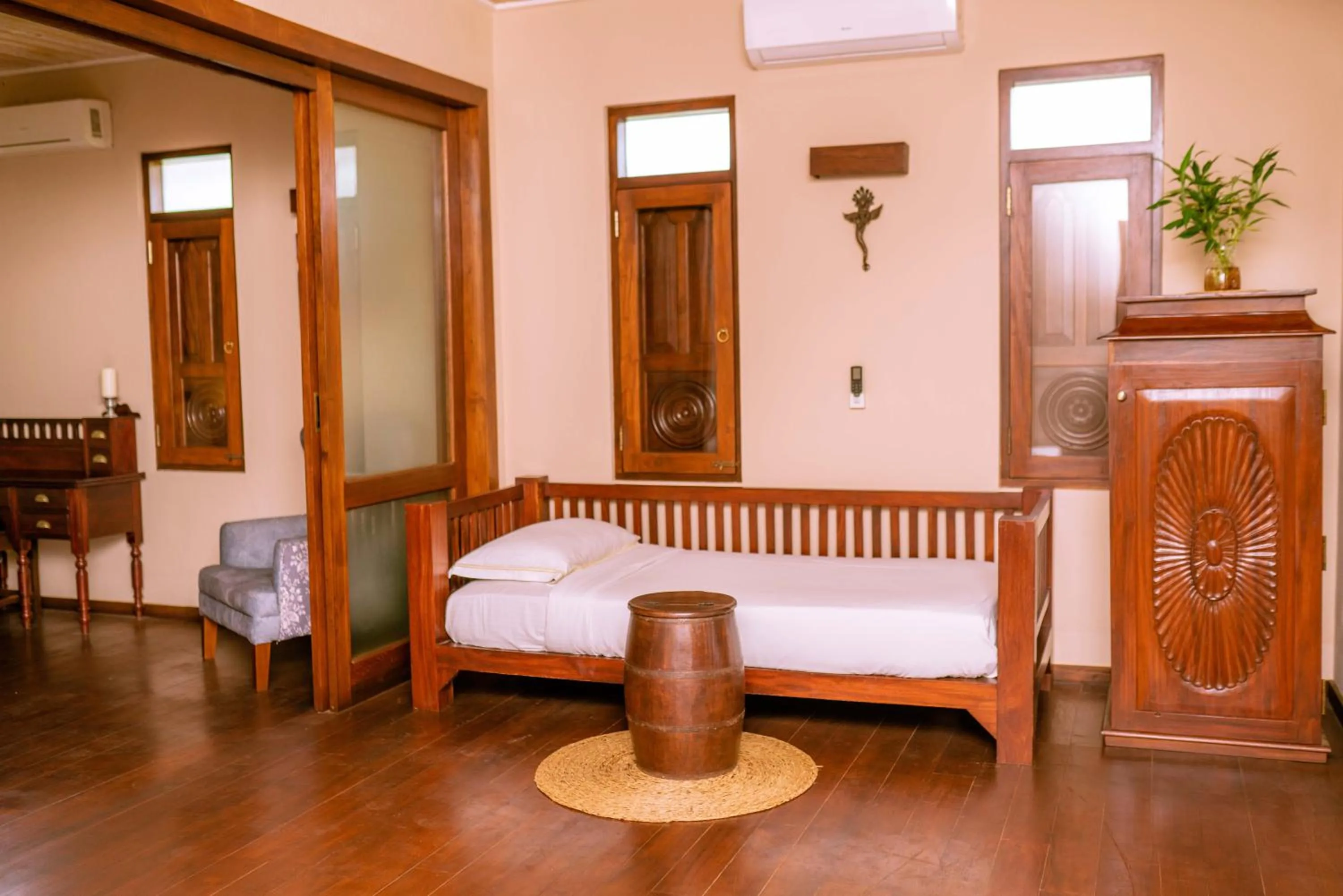 Bed in Aga Surf View