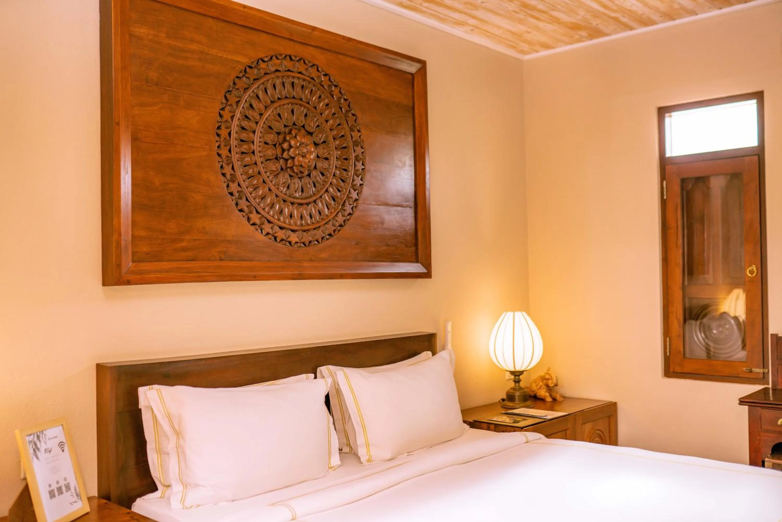 Bed in Aga Surf View