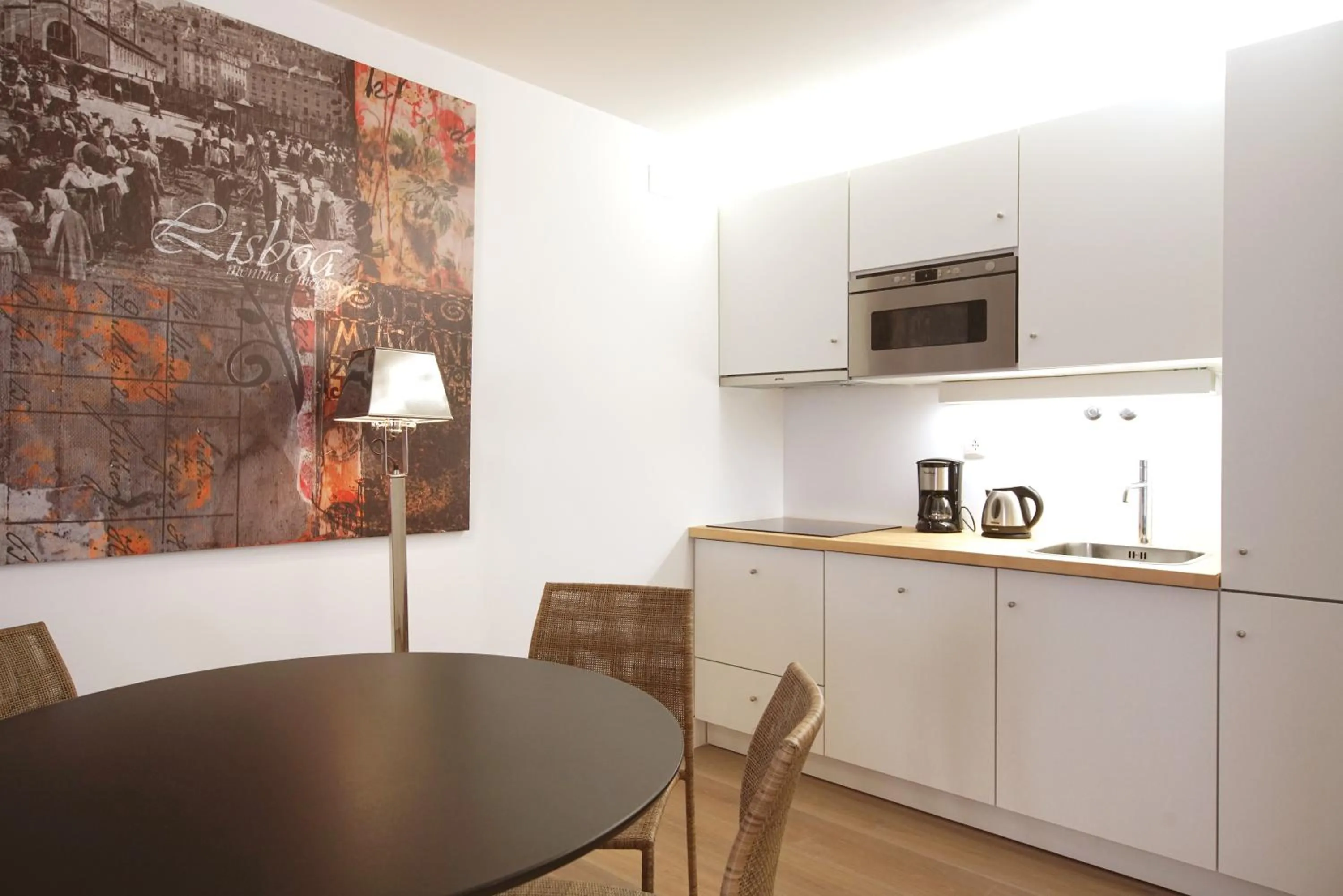 Coffee/tea facilities in Alma Moura Residences