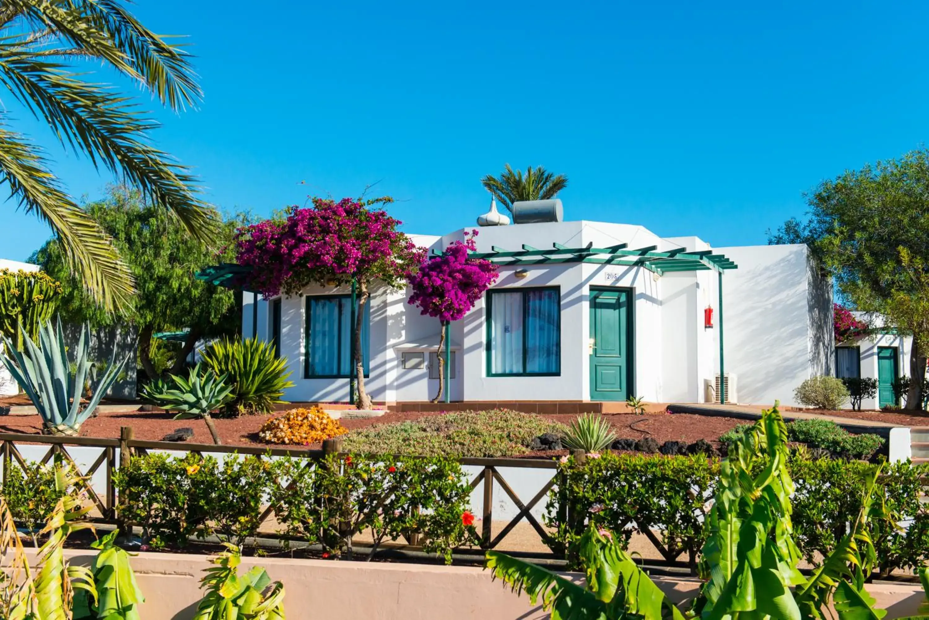 One-Bedroom Bungalow (3 Adults) in HL Club Playa Blanca One-Bedroom Bungalow (3 Adults) in HL Club Playa Blanca