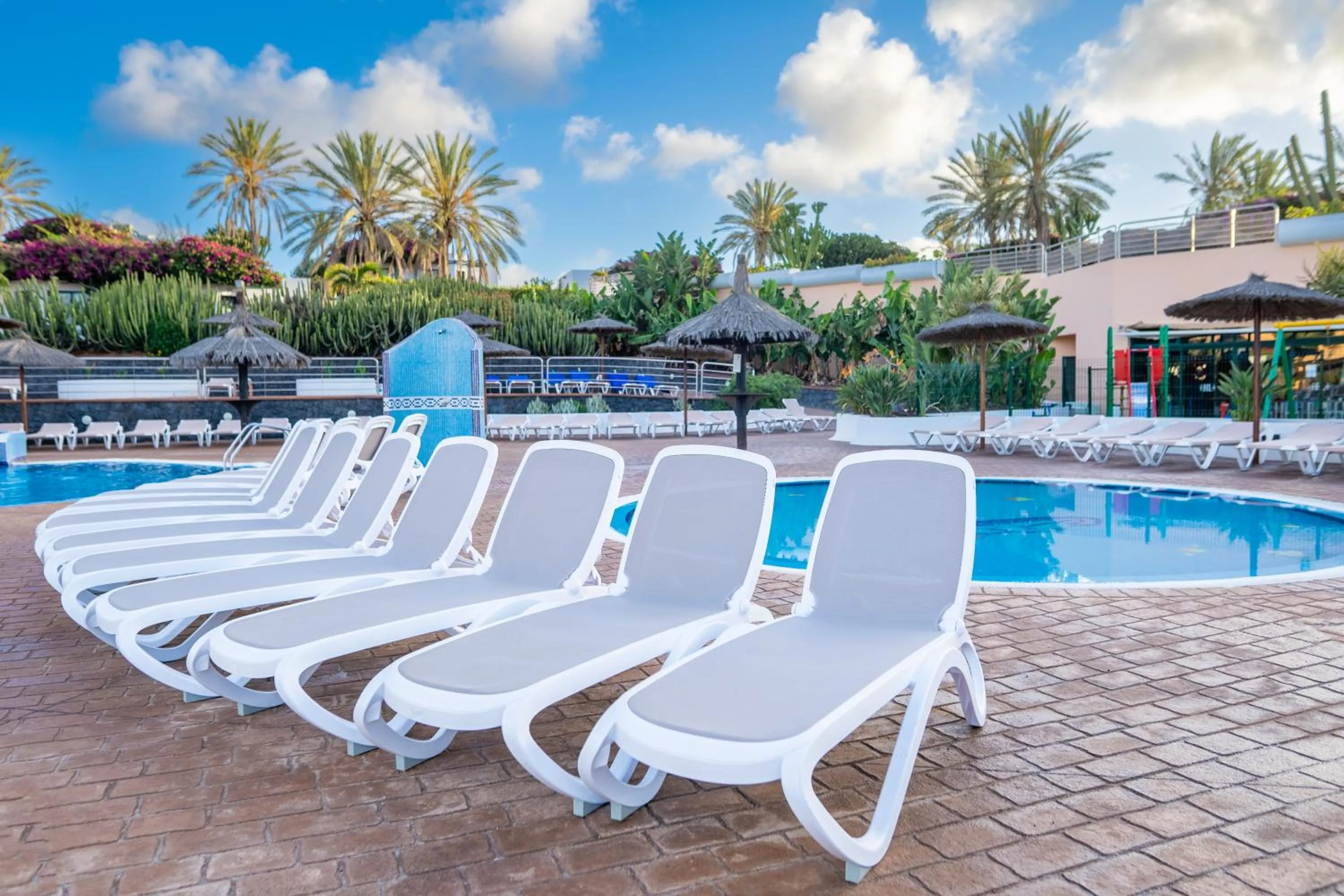 Swimming pool in HL Club Playa Blanca