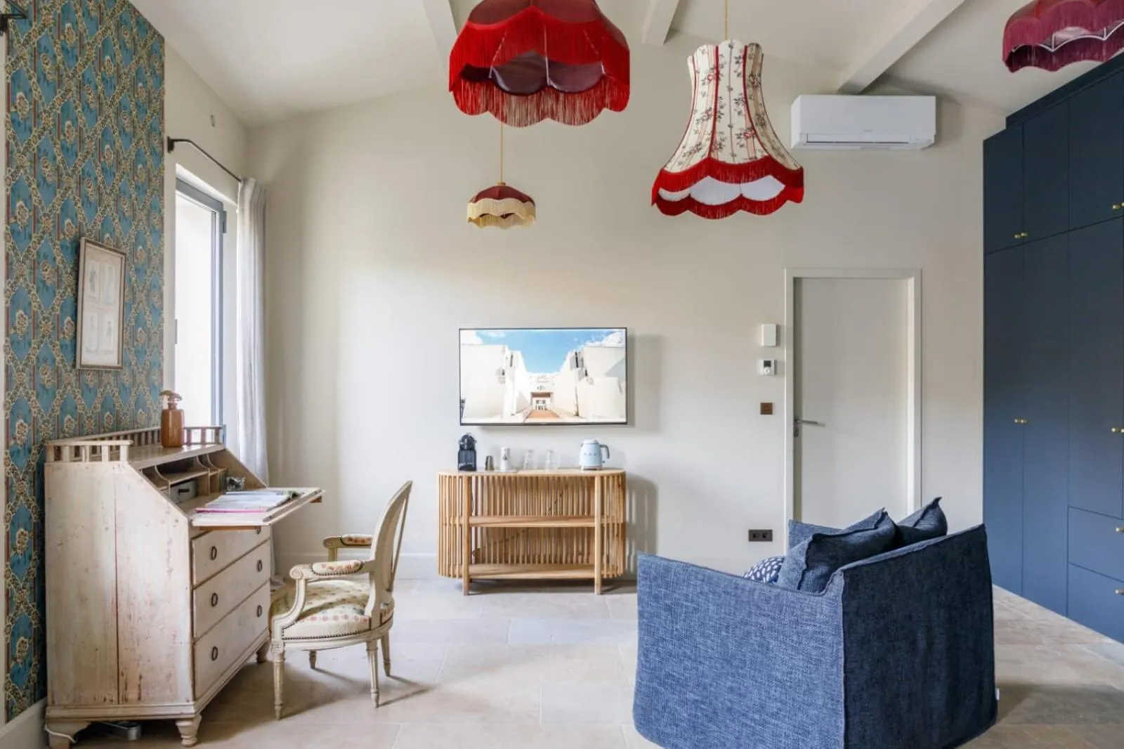 TV and multimedia in La Magnanerie de l'Isle B&B