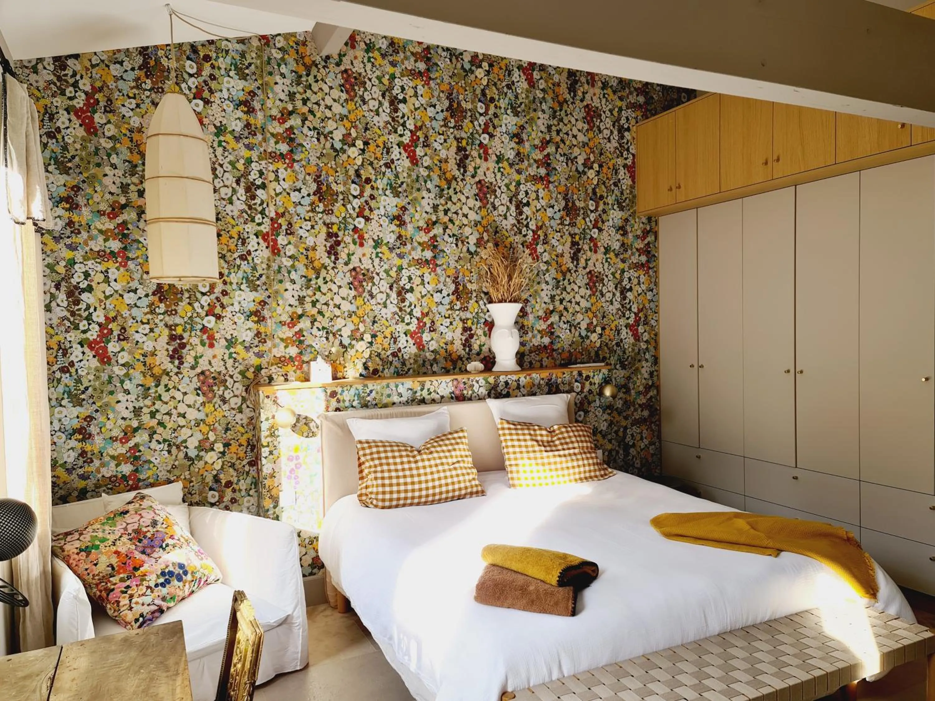 Bed in La Magnanerie de l'Isle B&B