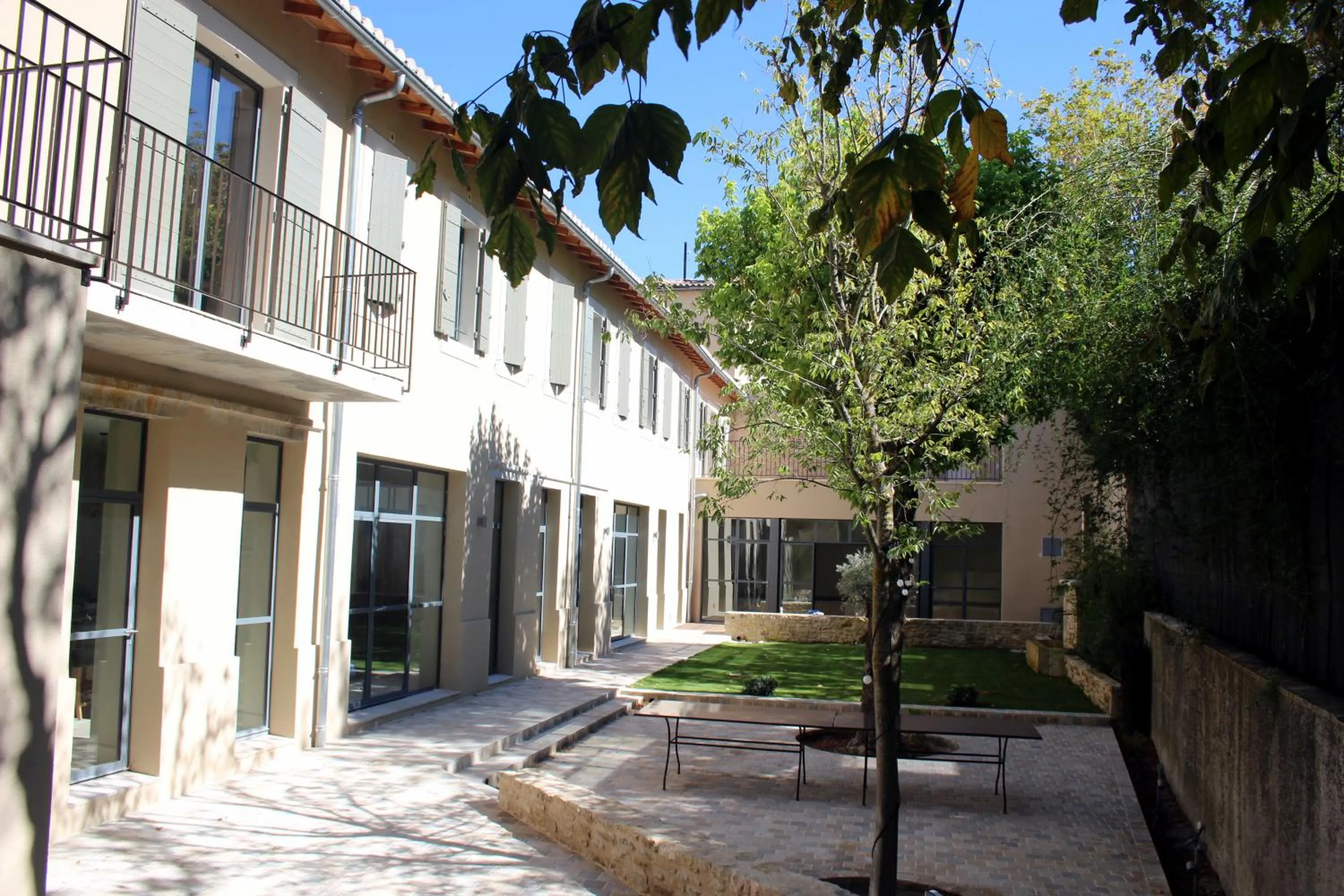 Property building in La Magnanerie de l'Isle B&B