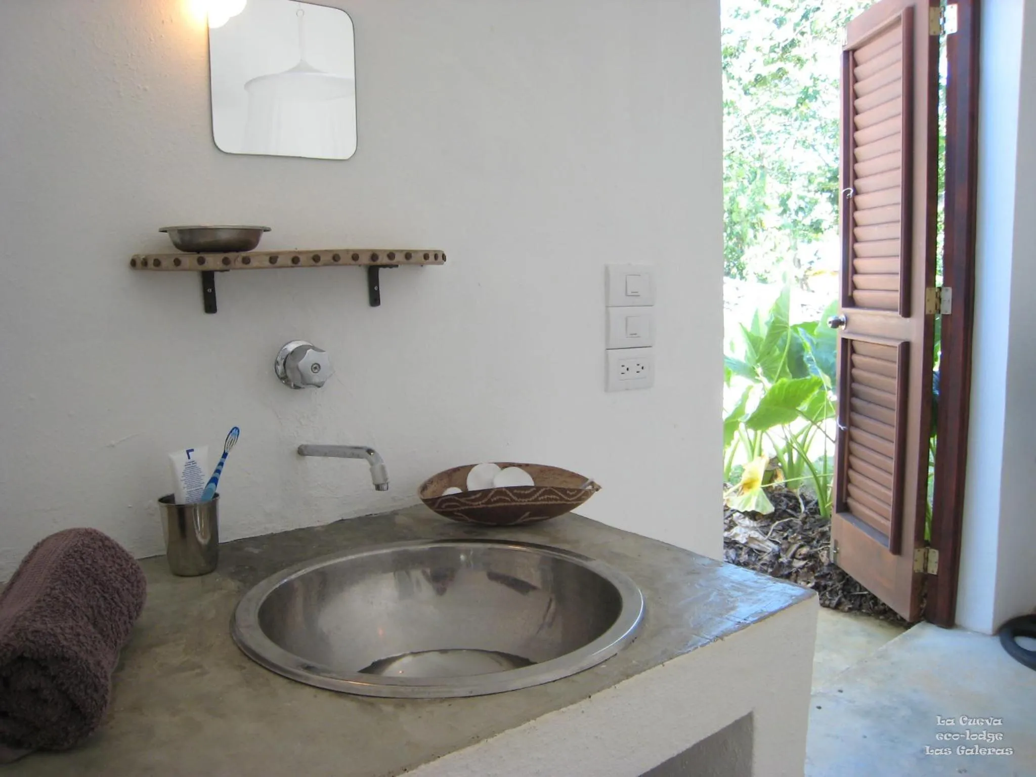 Bathroom in La Cueva Eco-Lodge